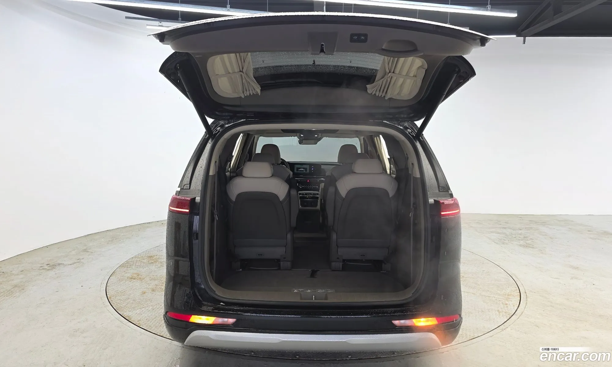 Kia Carnival 2023 — 5