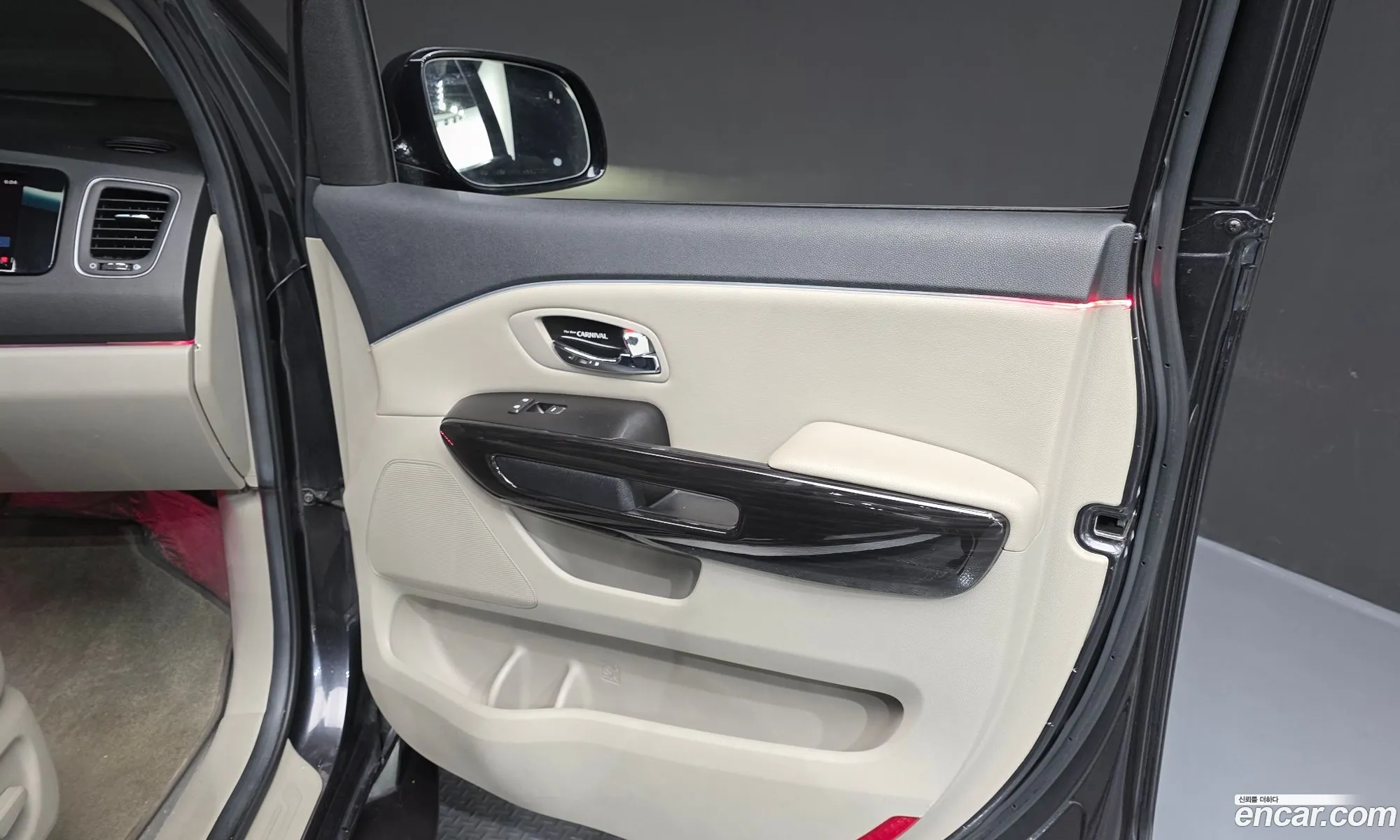 Kia Carnival 2018 — 23