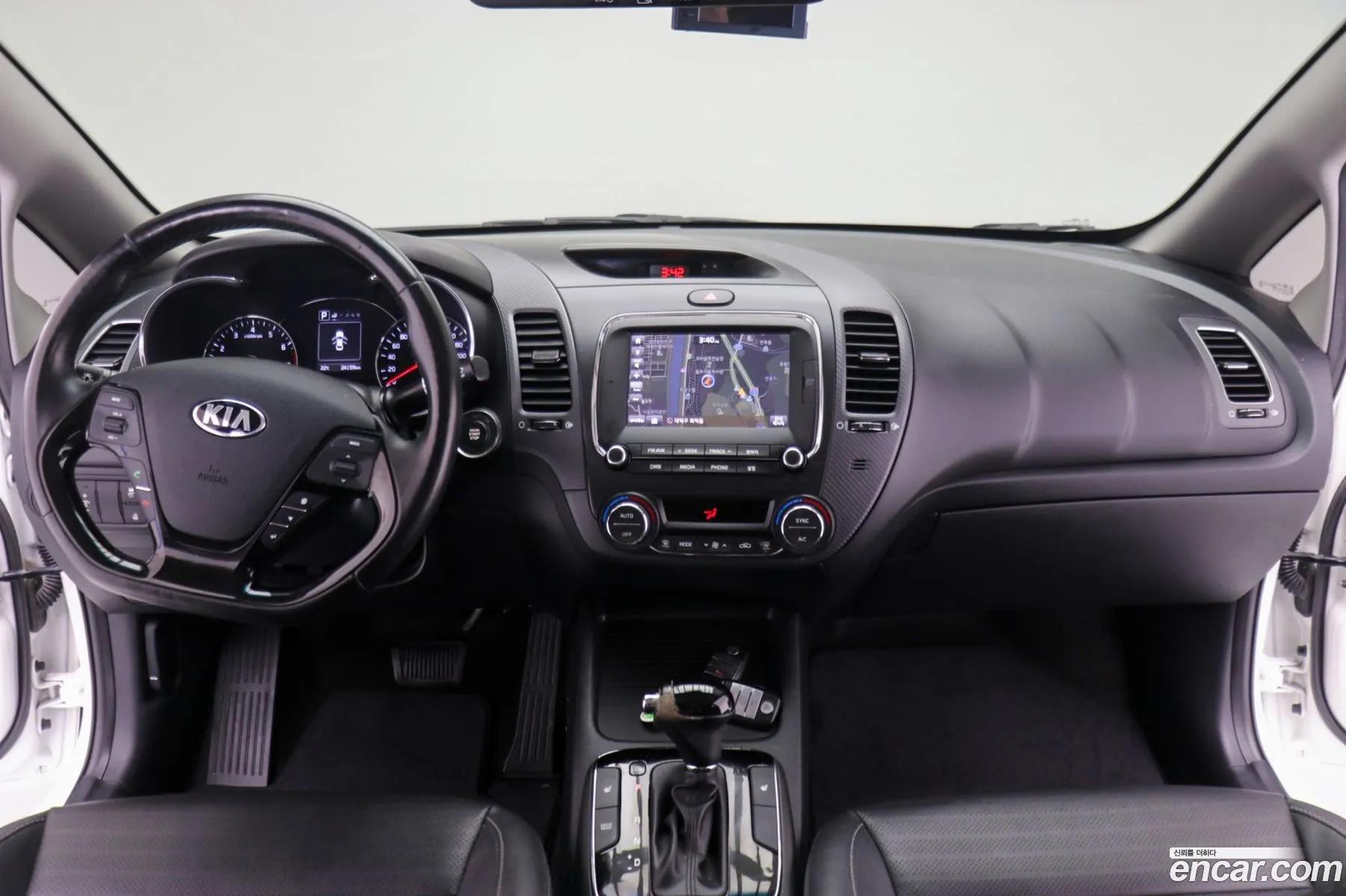 Kia K3 2018 — 17