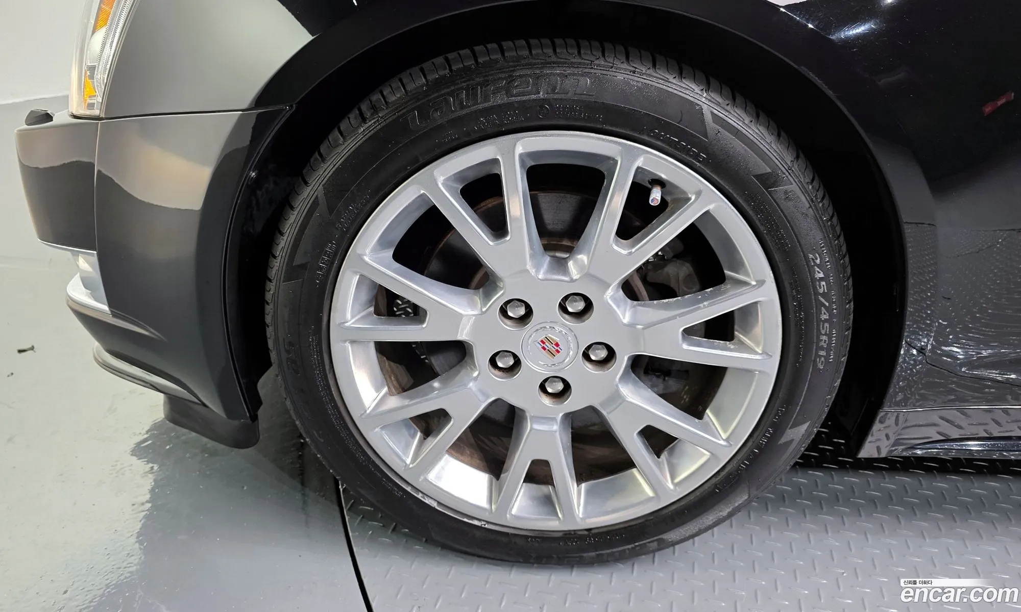 Cadillac CTS 2011 1G6D95ED6B0135022 — 17
