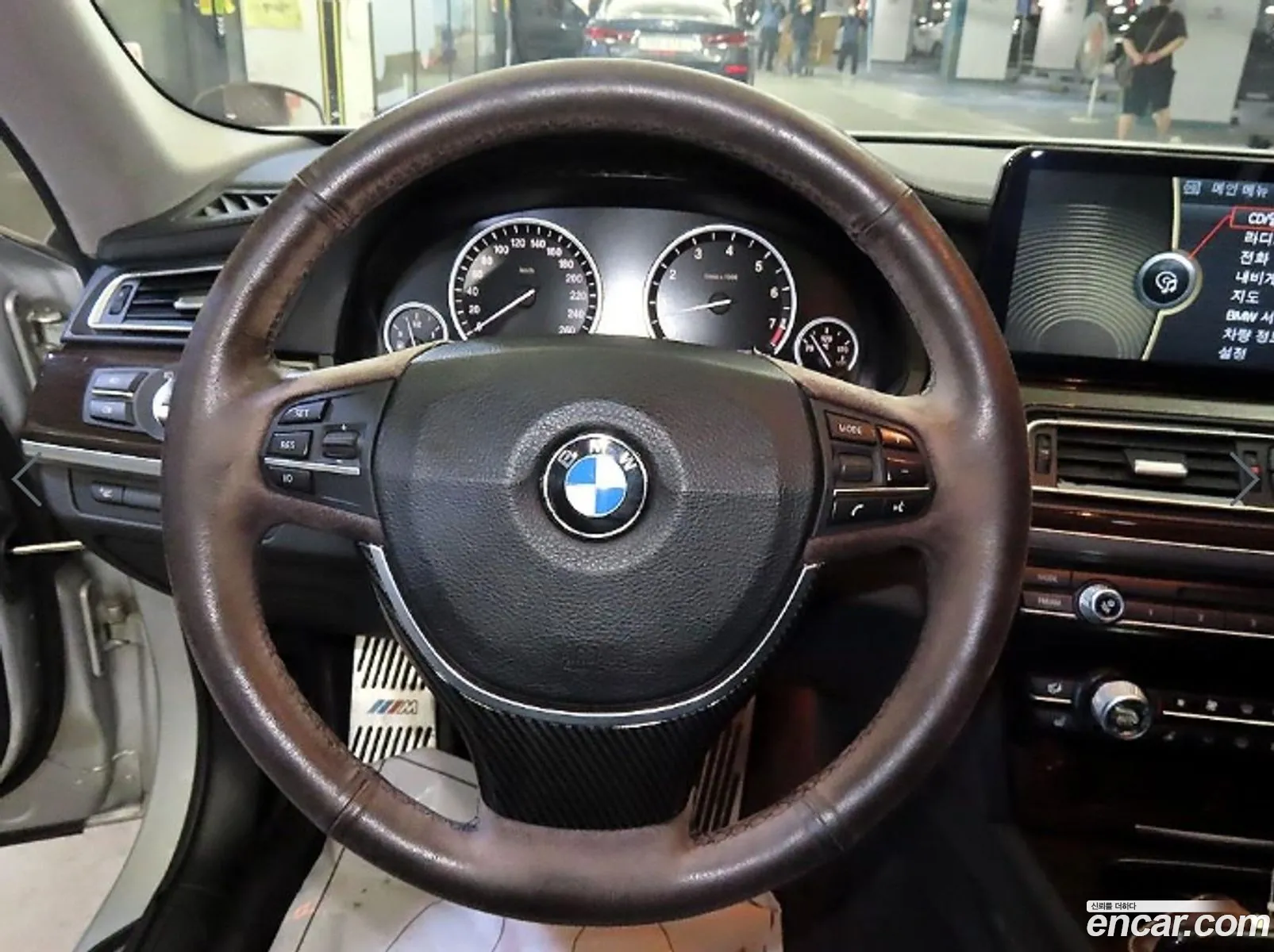 BMW 7 Series 2009 — 17