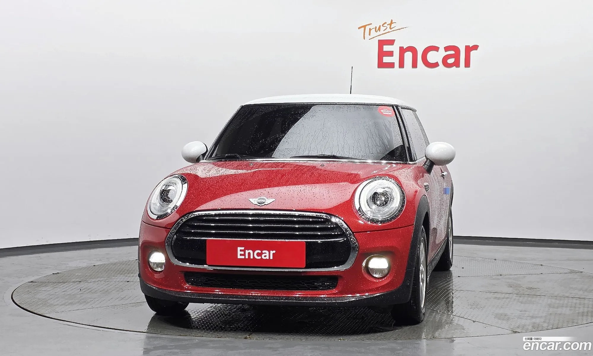 Mini Cooper 2018 WMWXP5108J2H39323 — 5