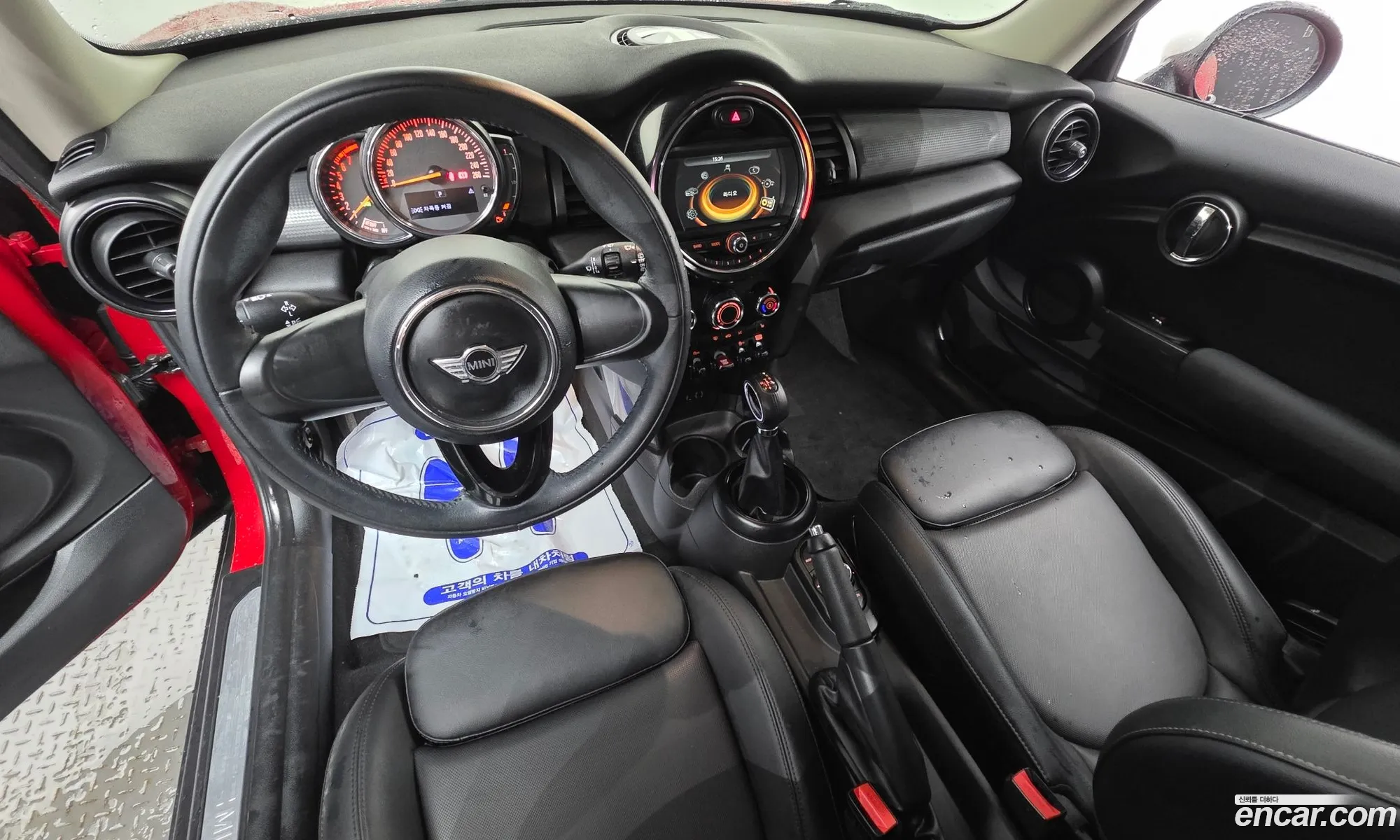 Mini Cooper 2018 WMWXP5108J2H39323 — 2