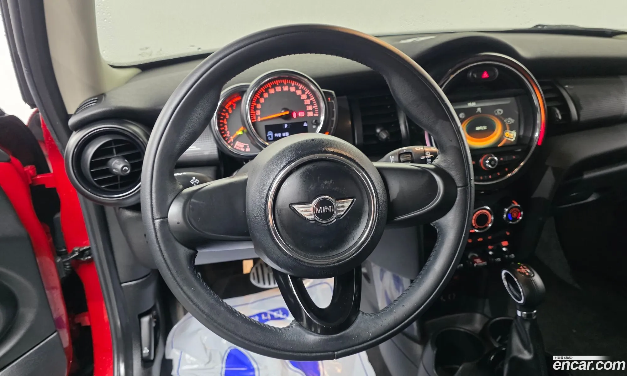 Mini Cooper 2018 WMWXP5108J2H39323 — 3