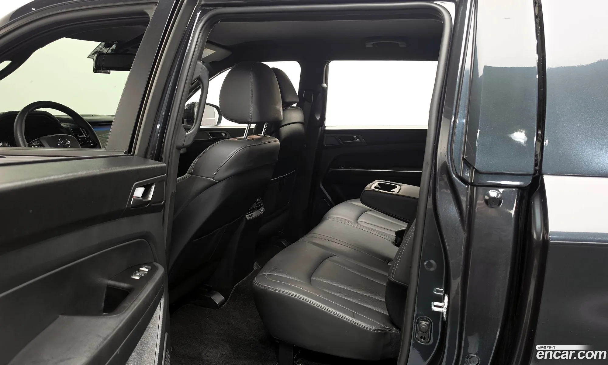 KG Mobility (SsangYong) Rexton Sports Khan 2023 — 12