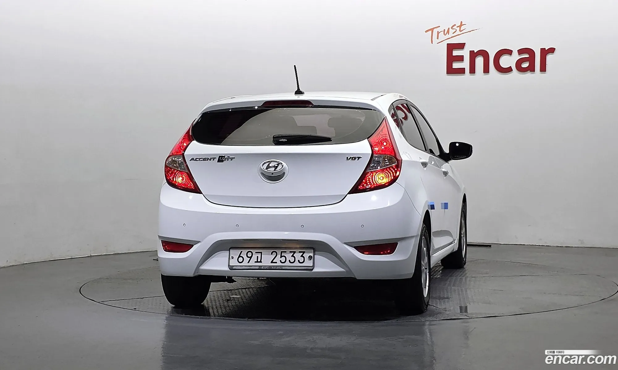 Hyundai Accent 2011 — 13