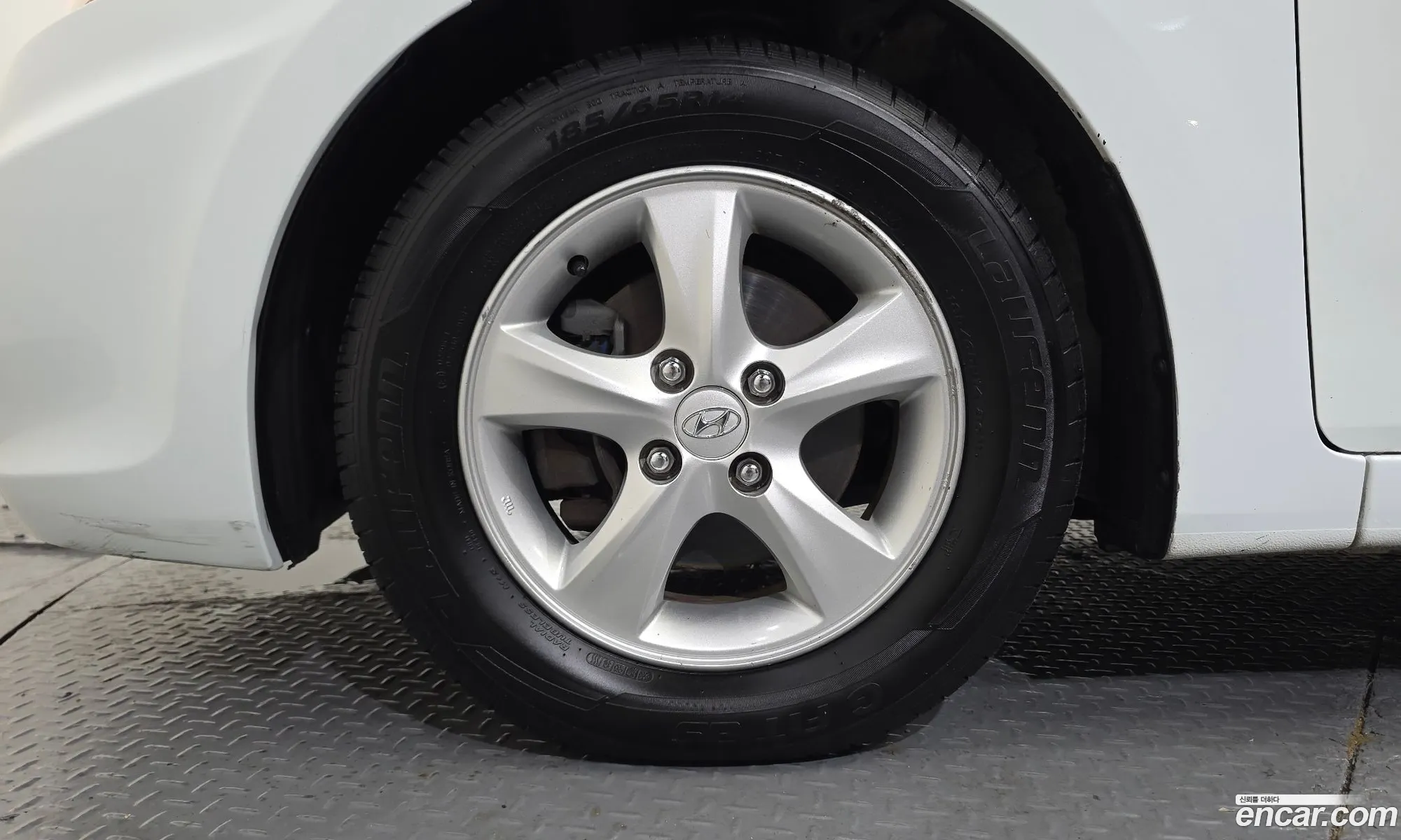 Hyundai Accent 2011 — 14