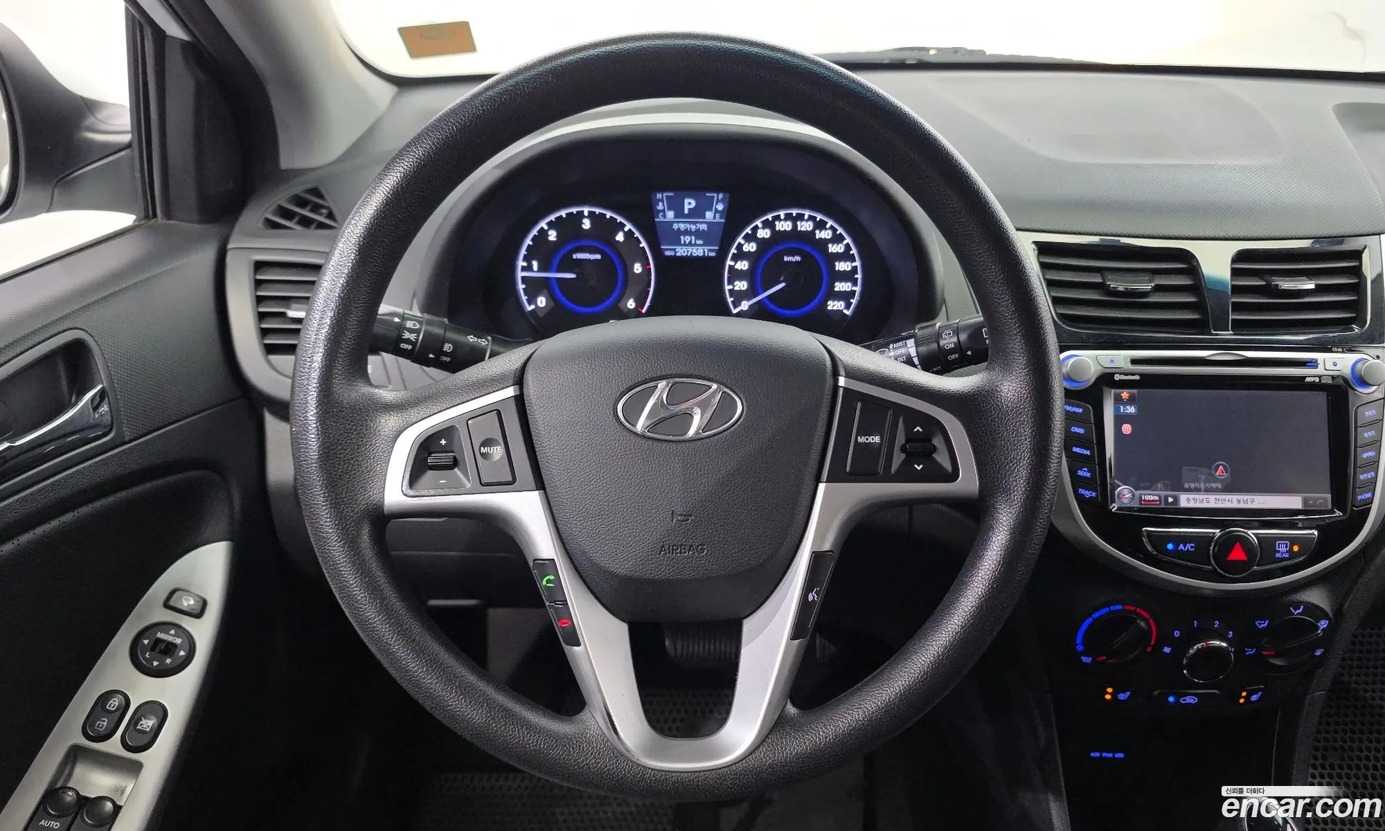 Hyundai Accent 2011 — 12