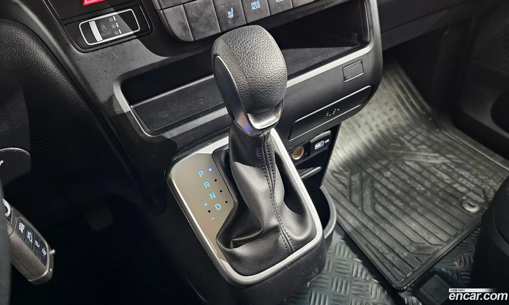 Hyundai Staria 2021 — 29