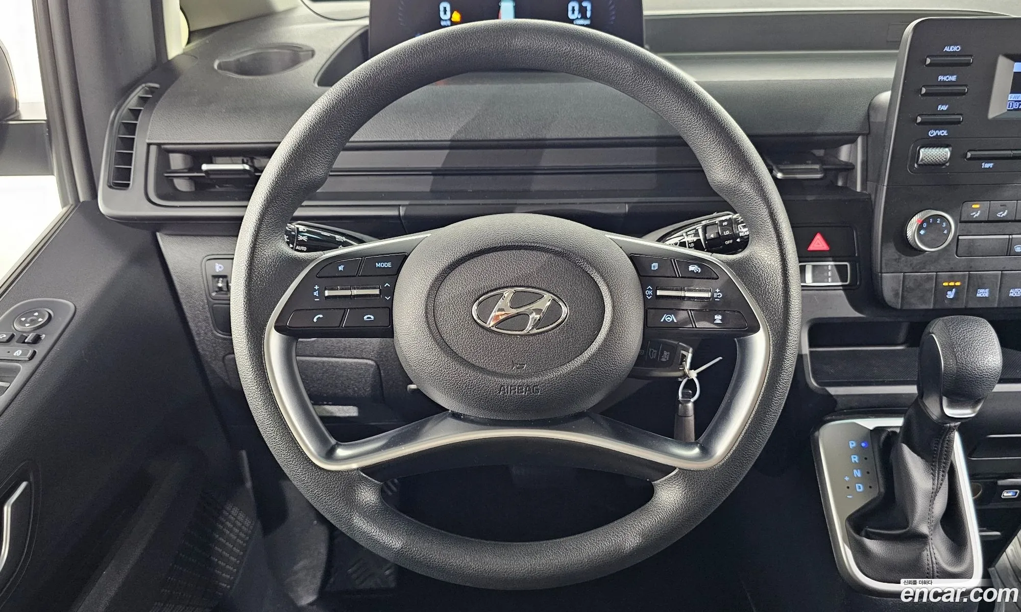 Hyundai Staria 2021 — 24