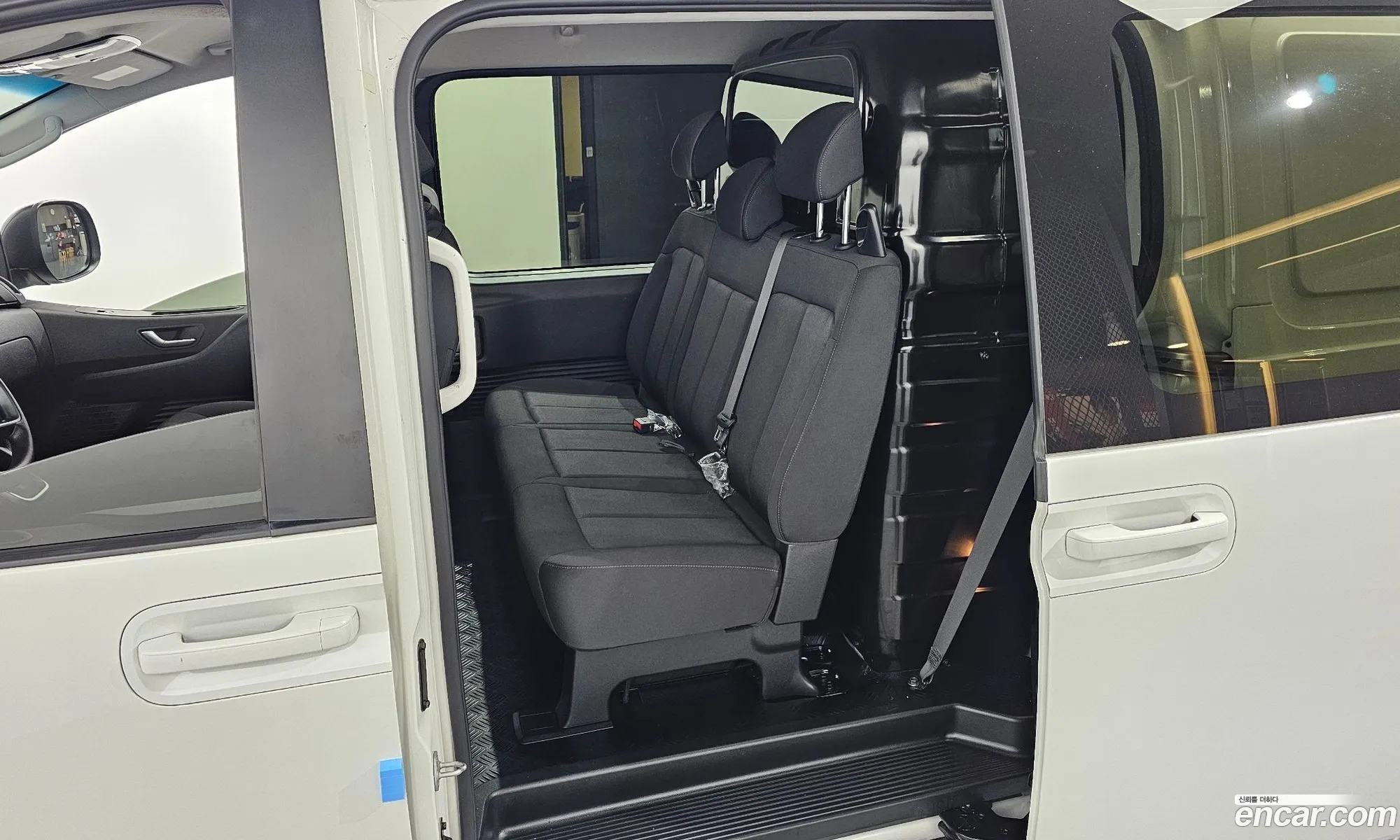 Hyundai Staria 2021 — 28
