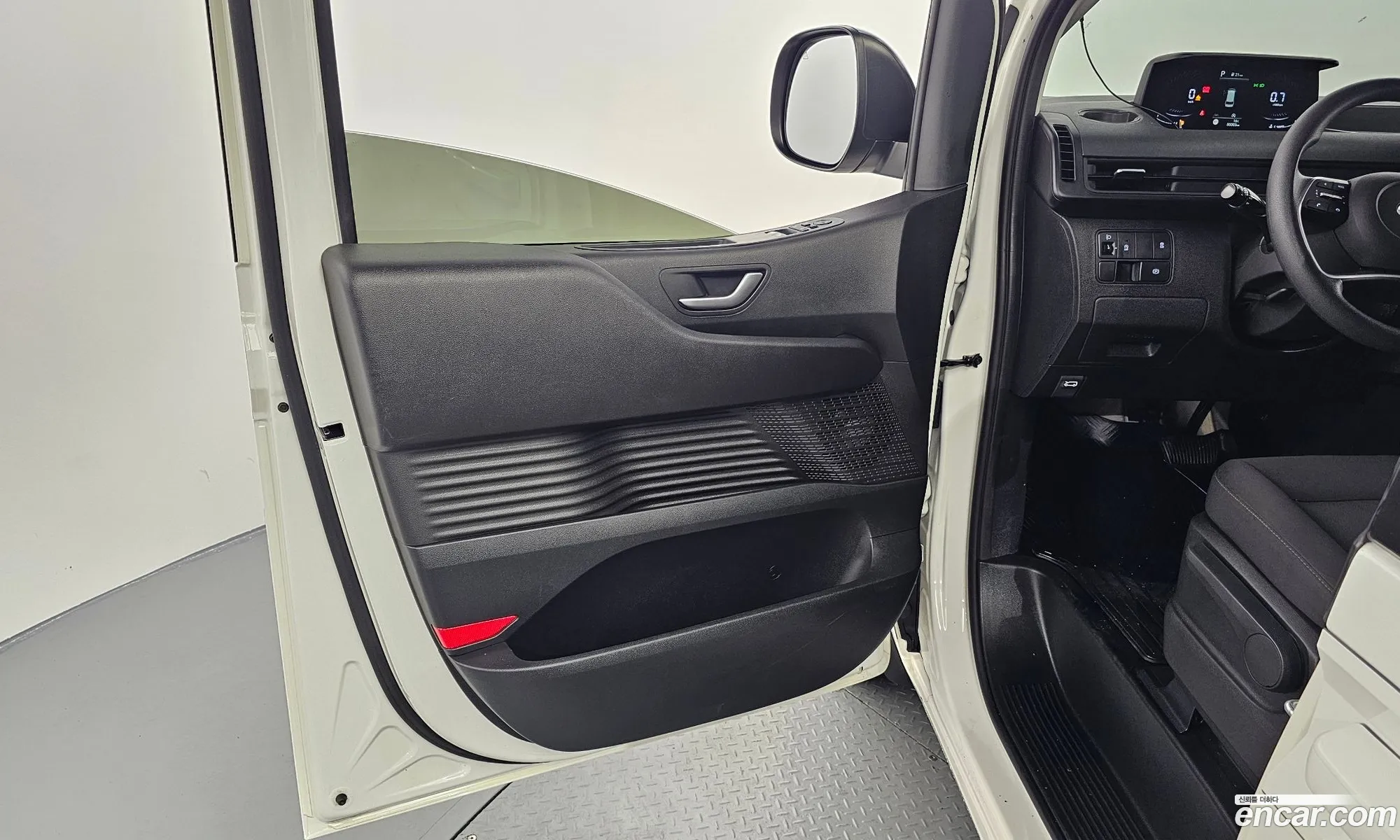 Hyundai Staria 2021 — 19
