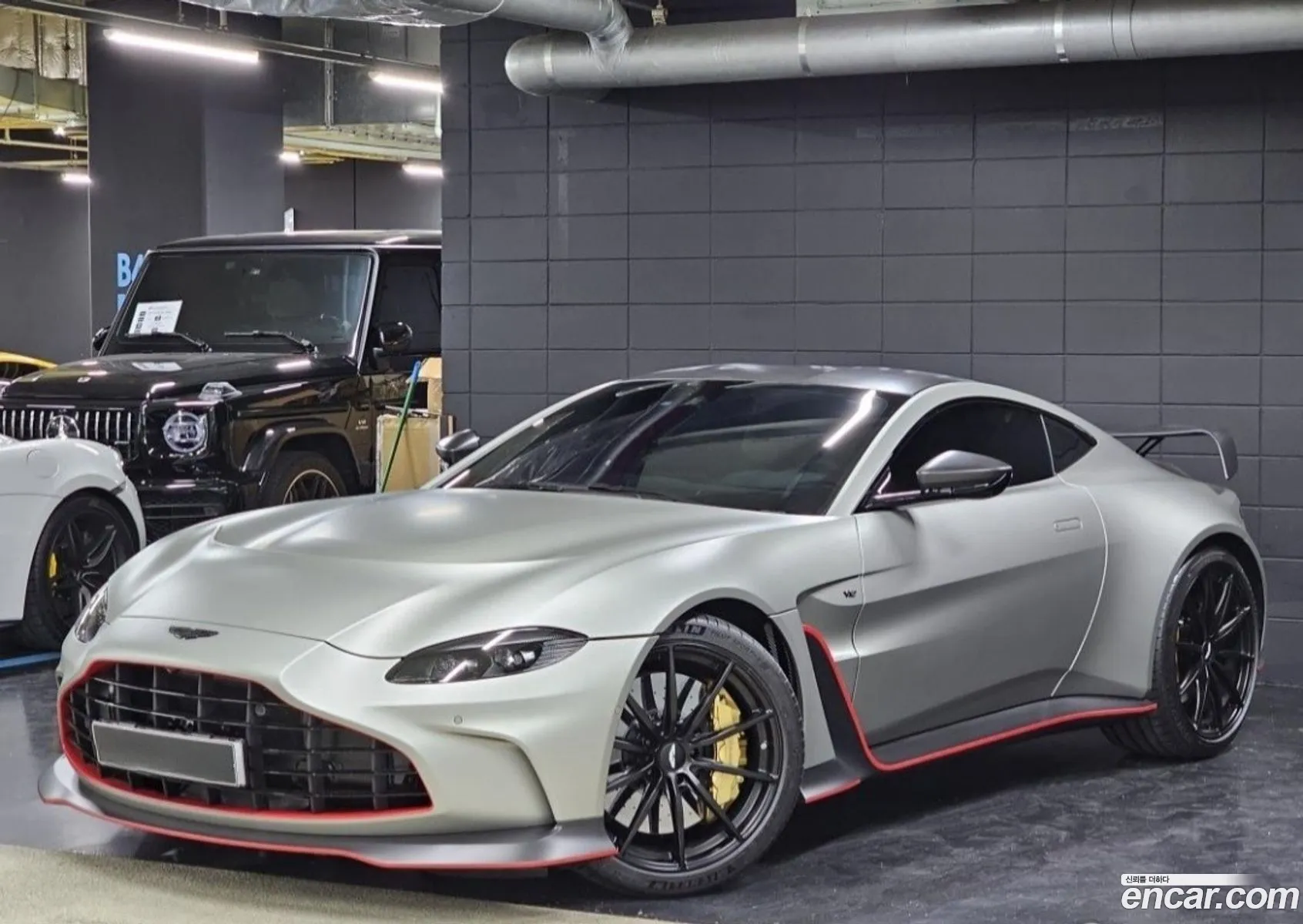 Aston Martin Vantage 2023 — 11