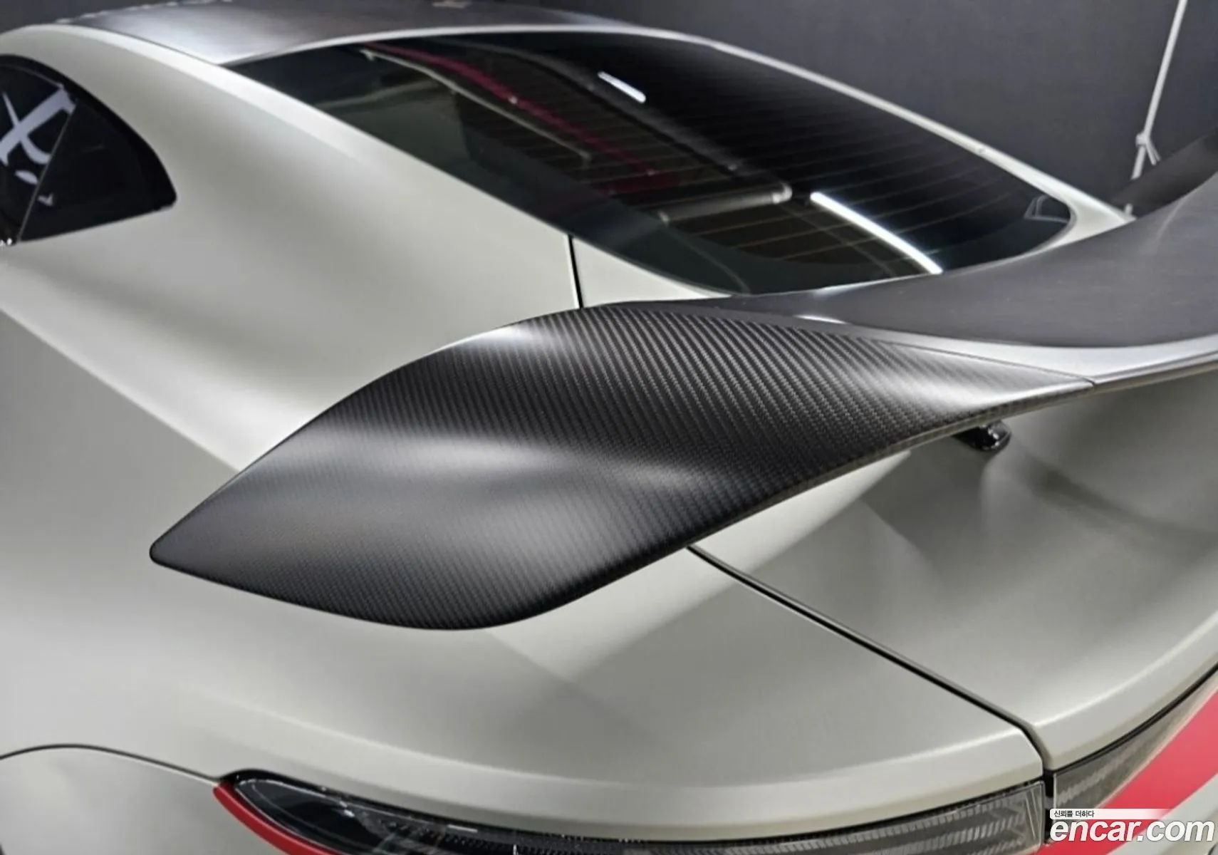 Aston Martin Vantage