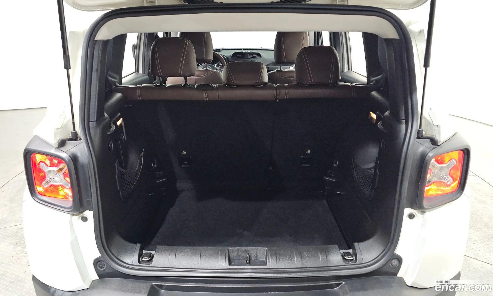 Jeep Renegade 2016 1C4BU0000GPD57555 — 12