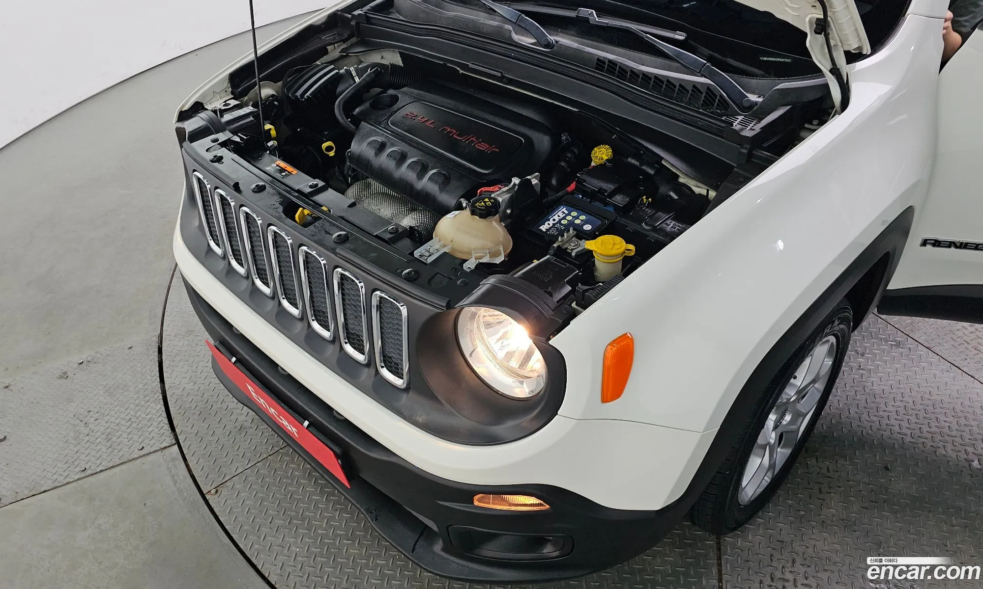 Jeep Renegade 2016 1C4BU0000GPD57555 — 13