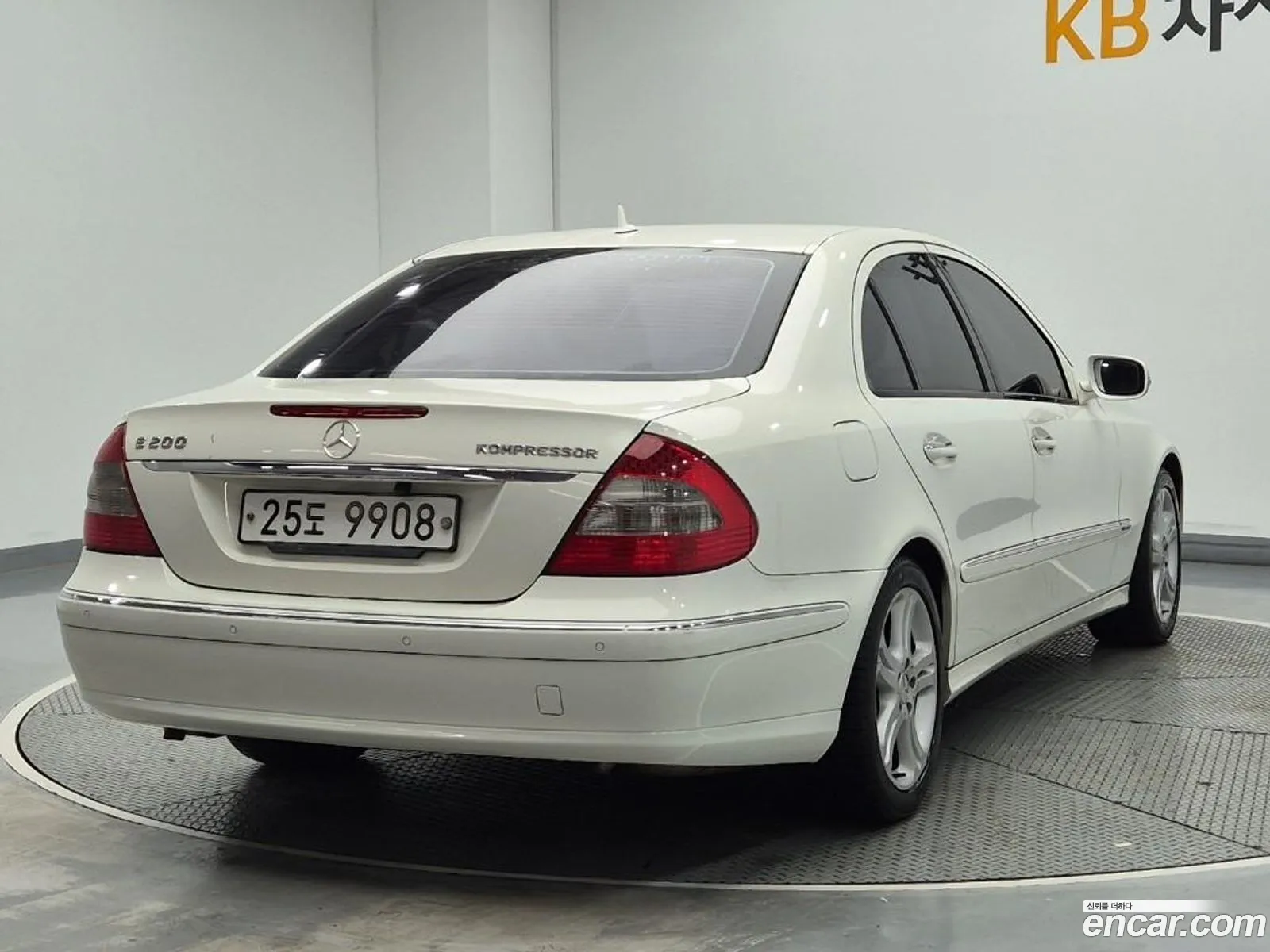 Mercedes-Benz E-Class W211 2007 — 8