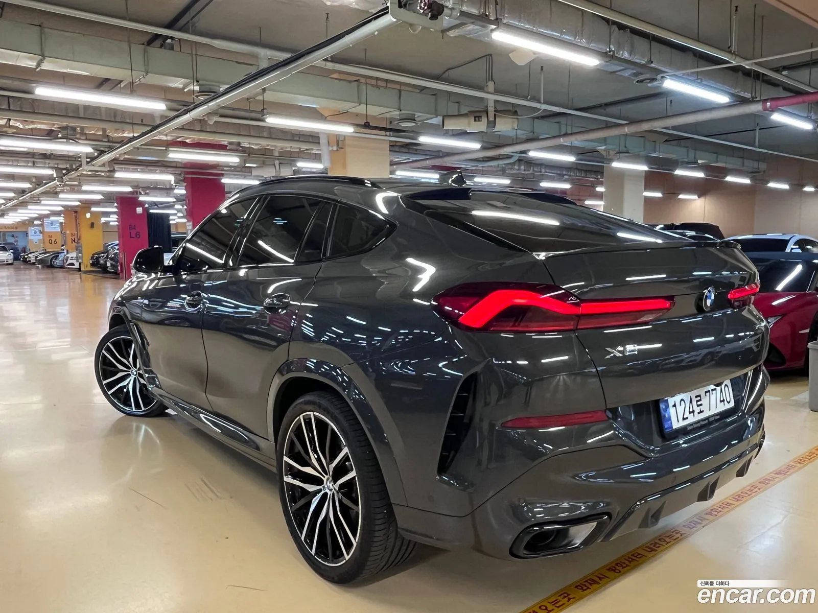 BMW X6 2023 — 12