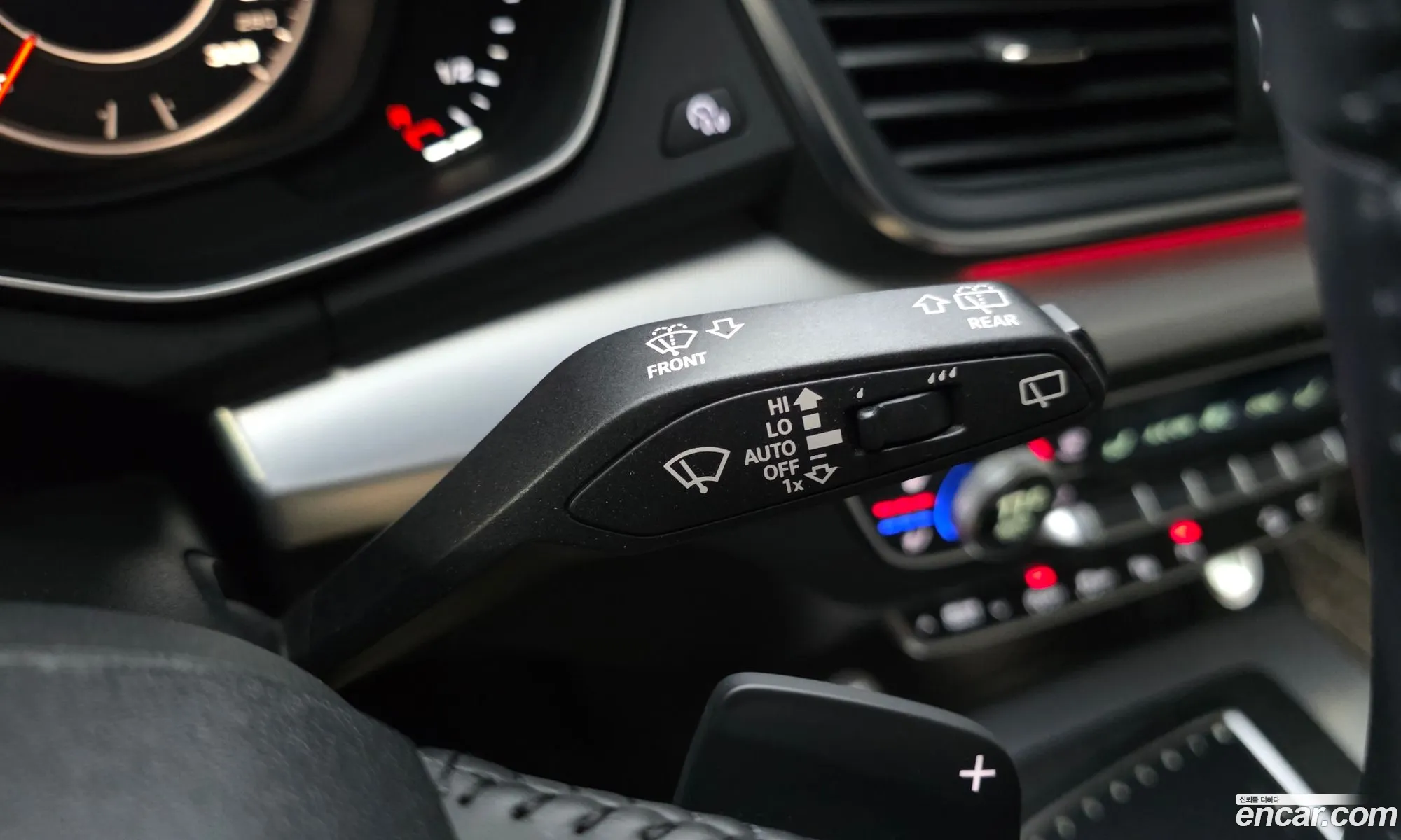 Audi Q5 2020 WAUZZZFY7L2084371 — 26