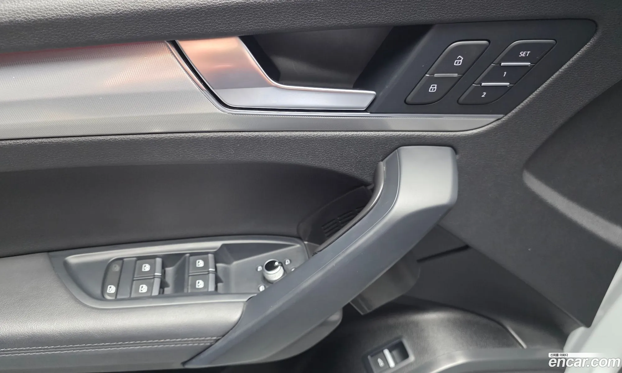 Audi Q5 2020 WAUZZZFY7L2084371 — 27