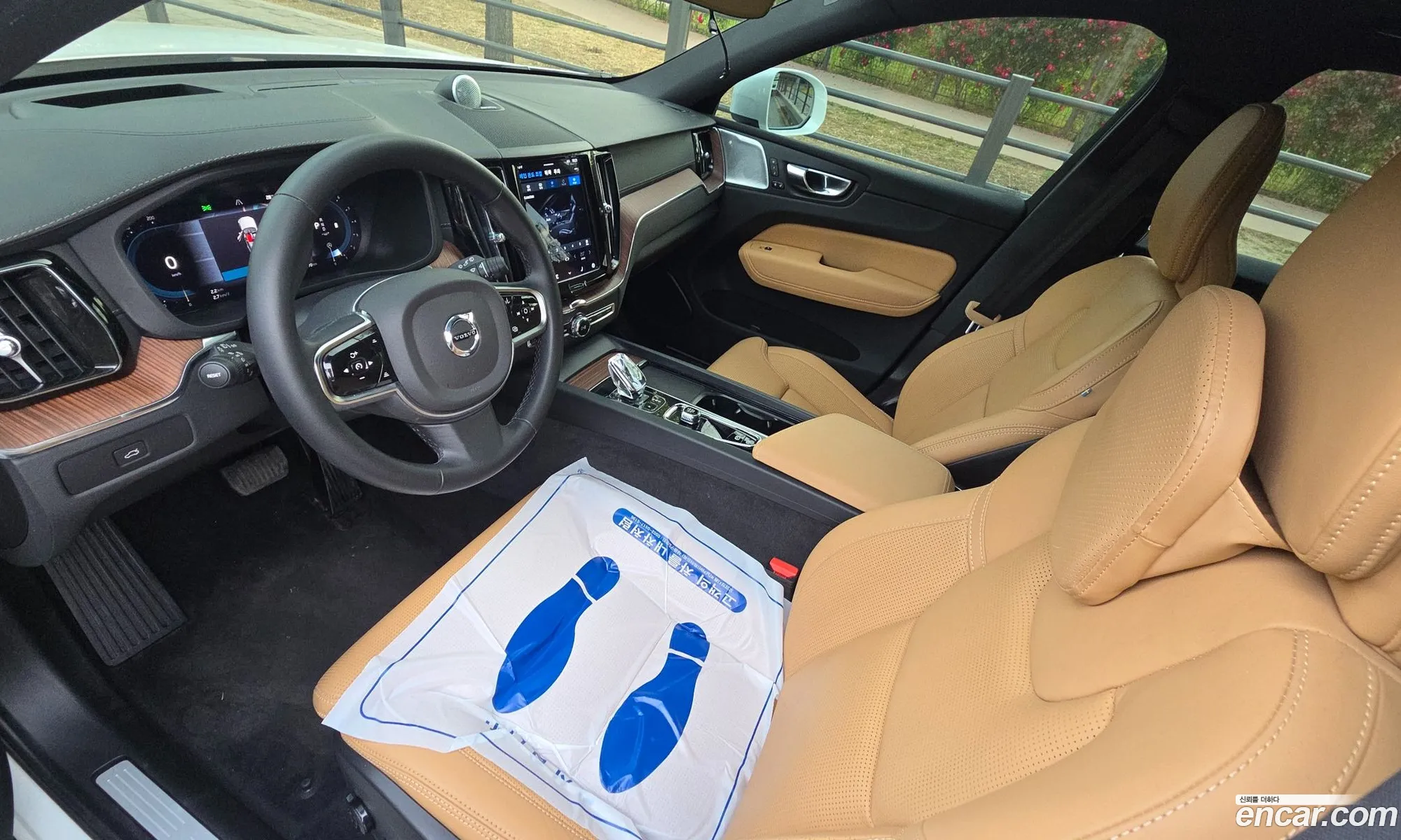 Volvo XC60 2023 — 13