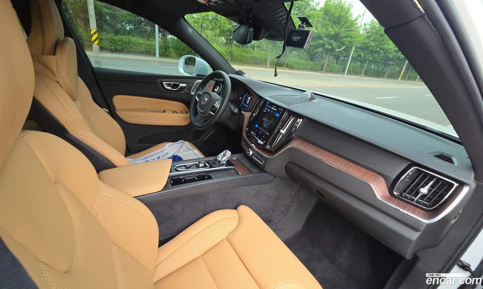 Volvo XC60 2023 — 3