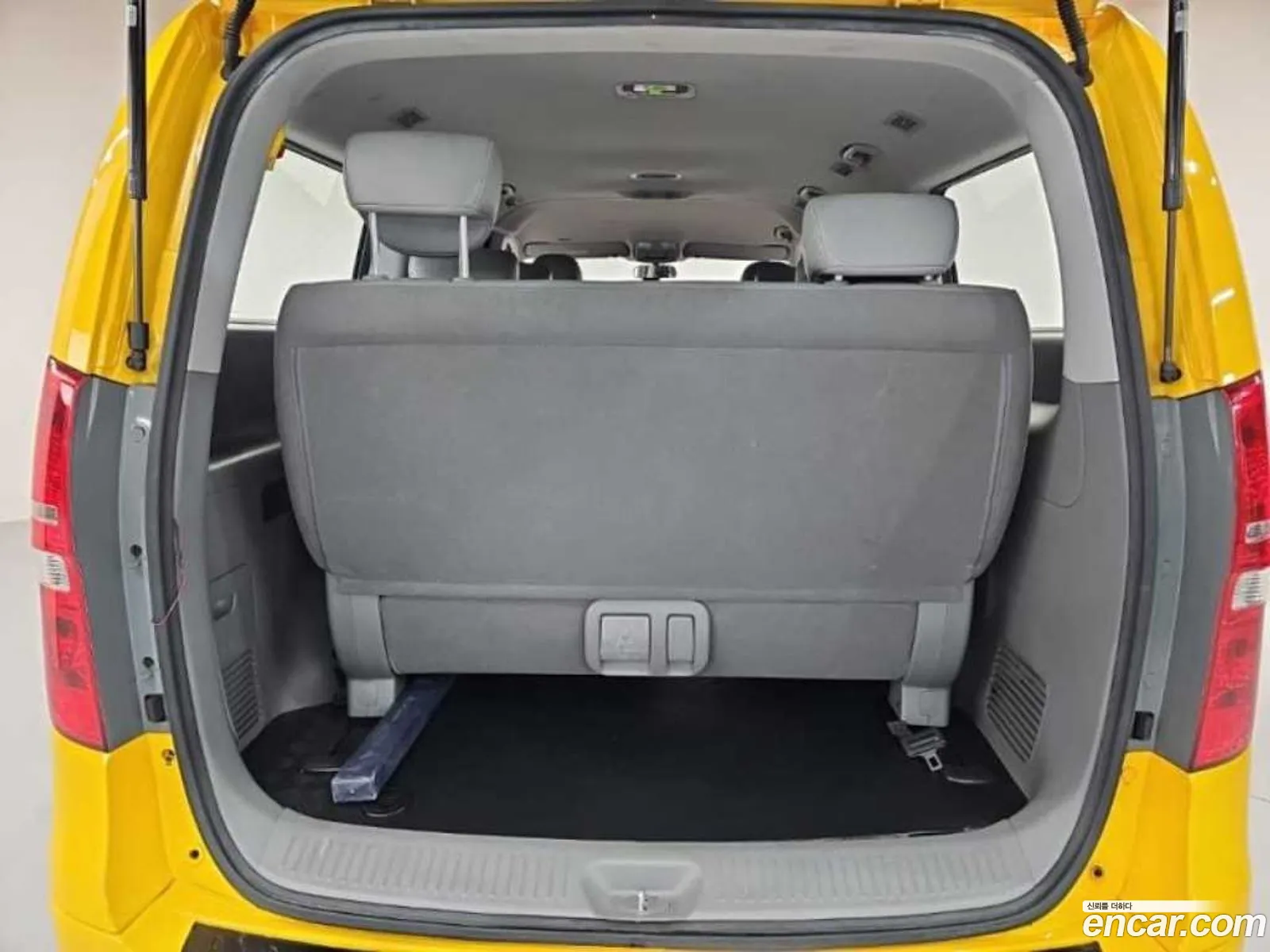 Hyundai Grand Starex 2014 — 16