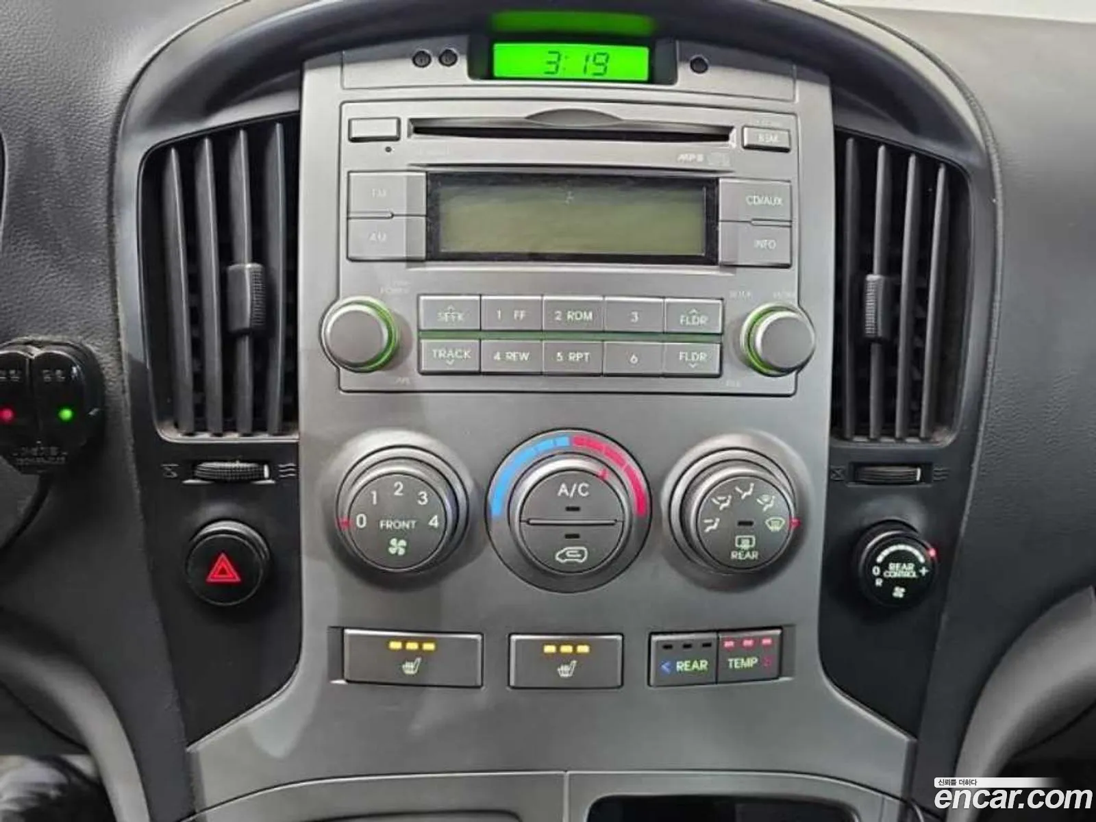 Hyundai Grand Starex 2014 — 17