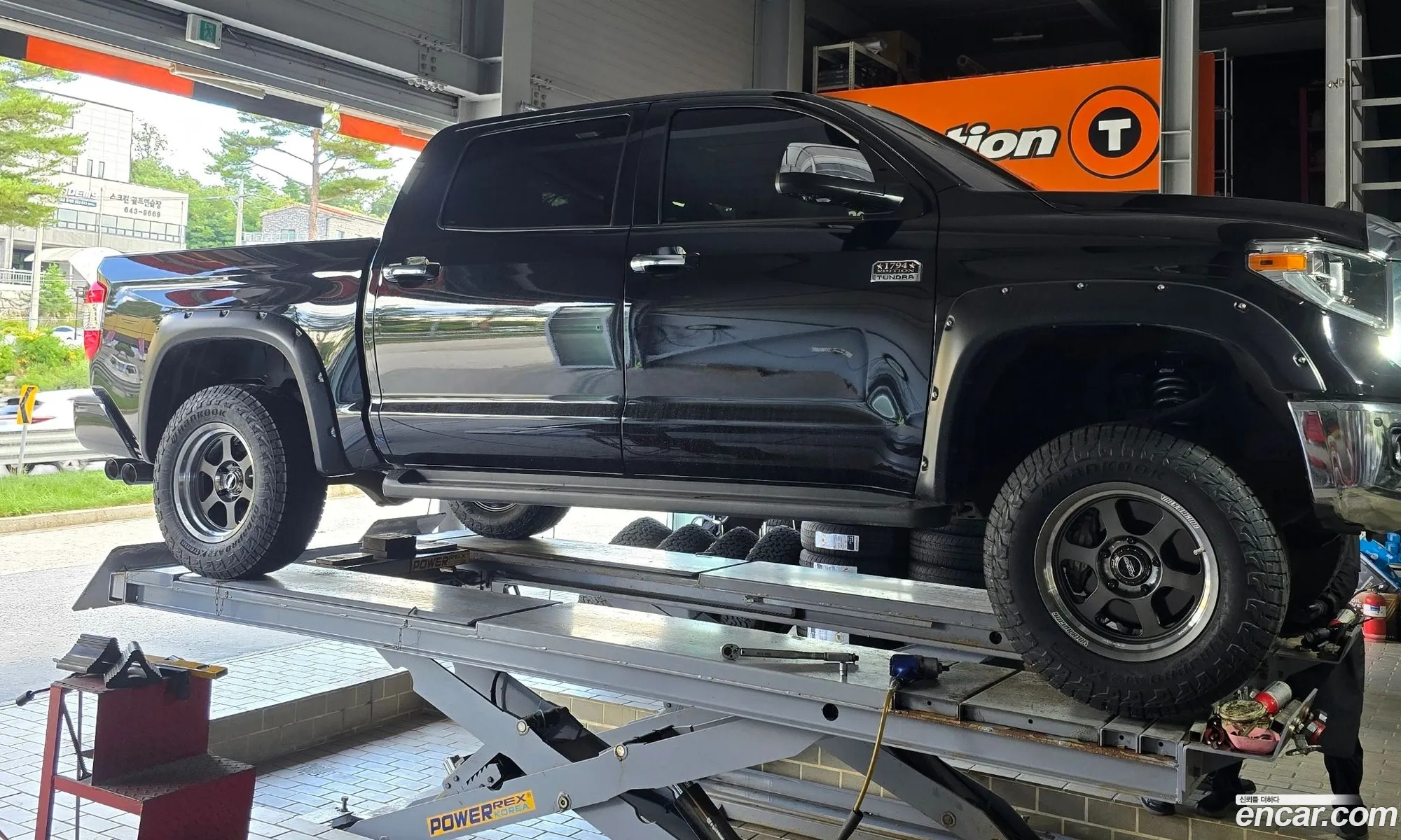 Toyota Tundra 2021 — 20