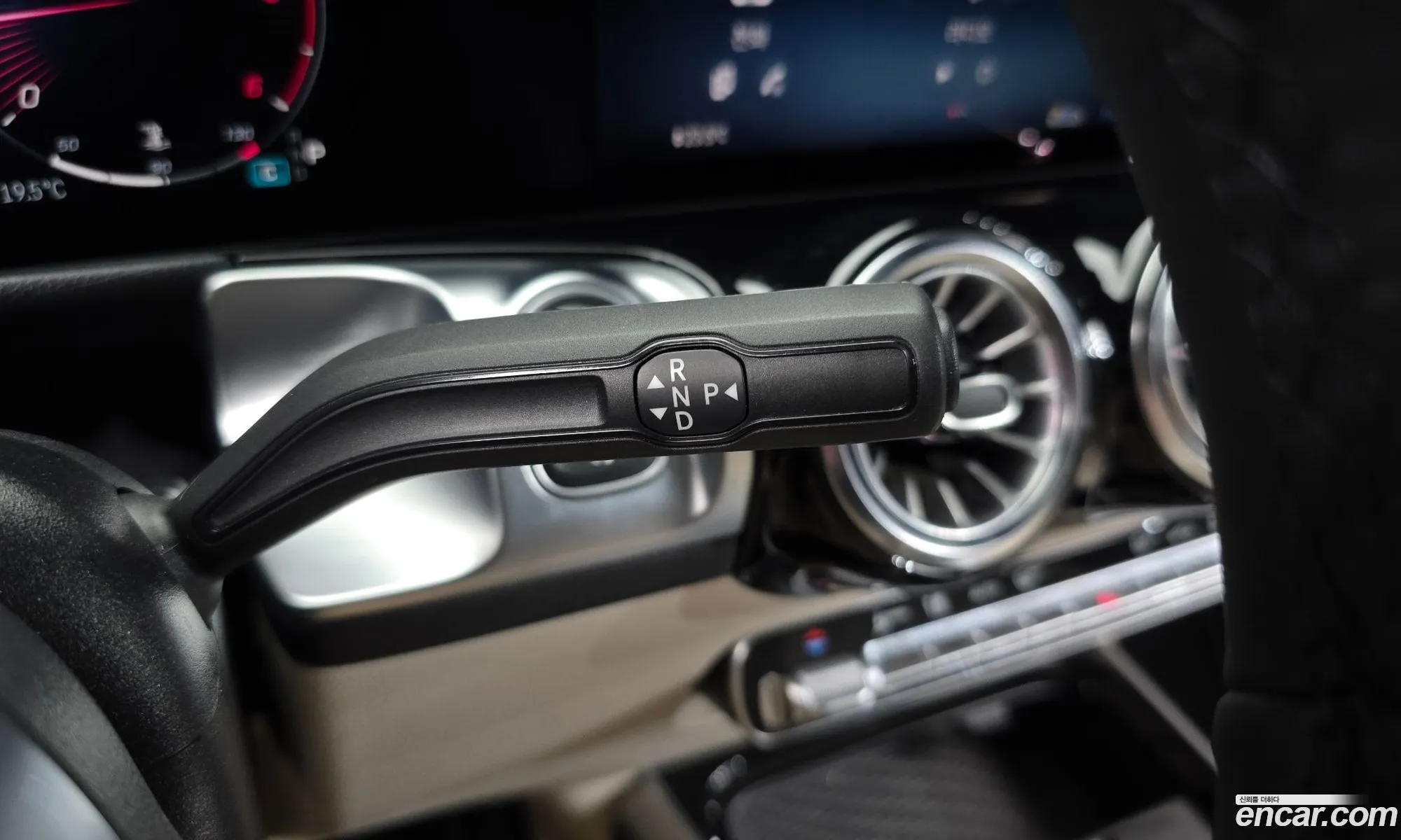 Mercedes-Benz GLB-Class X247 2024 — 22