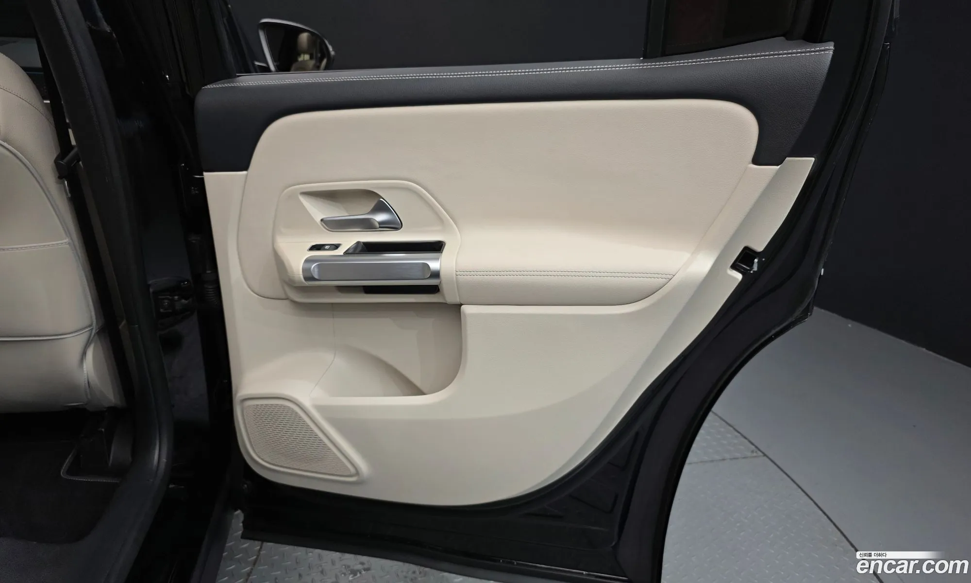 Mercedes-Benz GLB-Class X247 2024 — 28