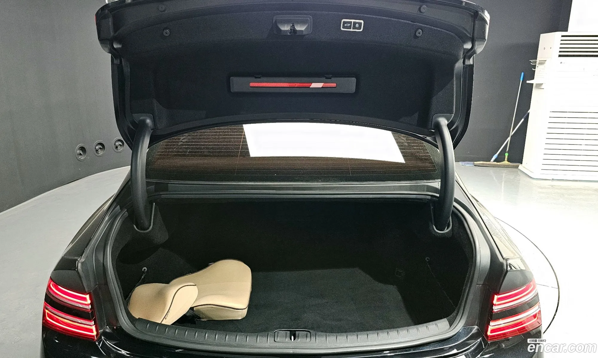 Genesis G80 2021 KMTGB41CDMU089083 — 7