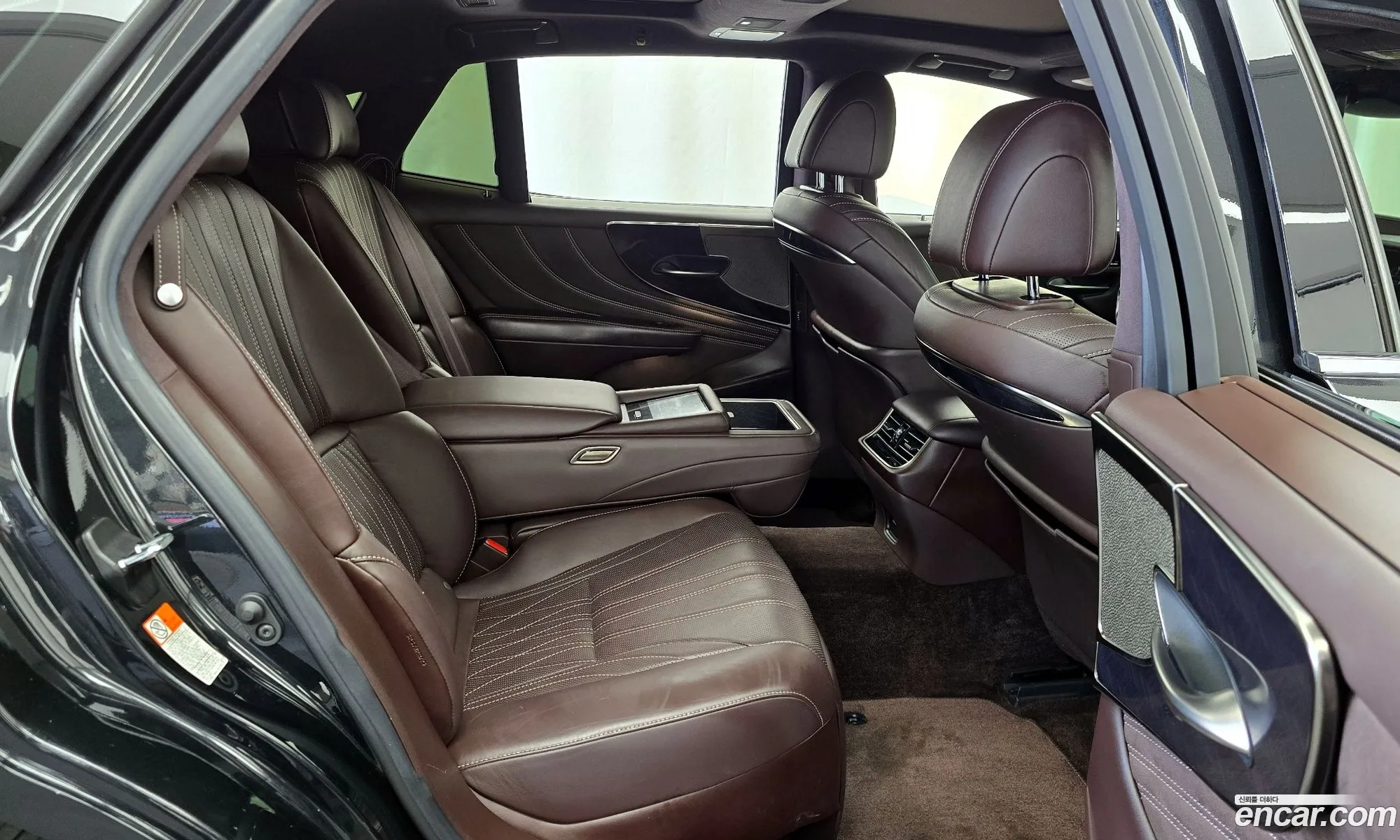 Lexus LS500 2019 — 11