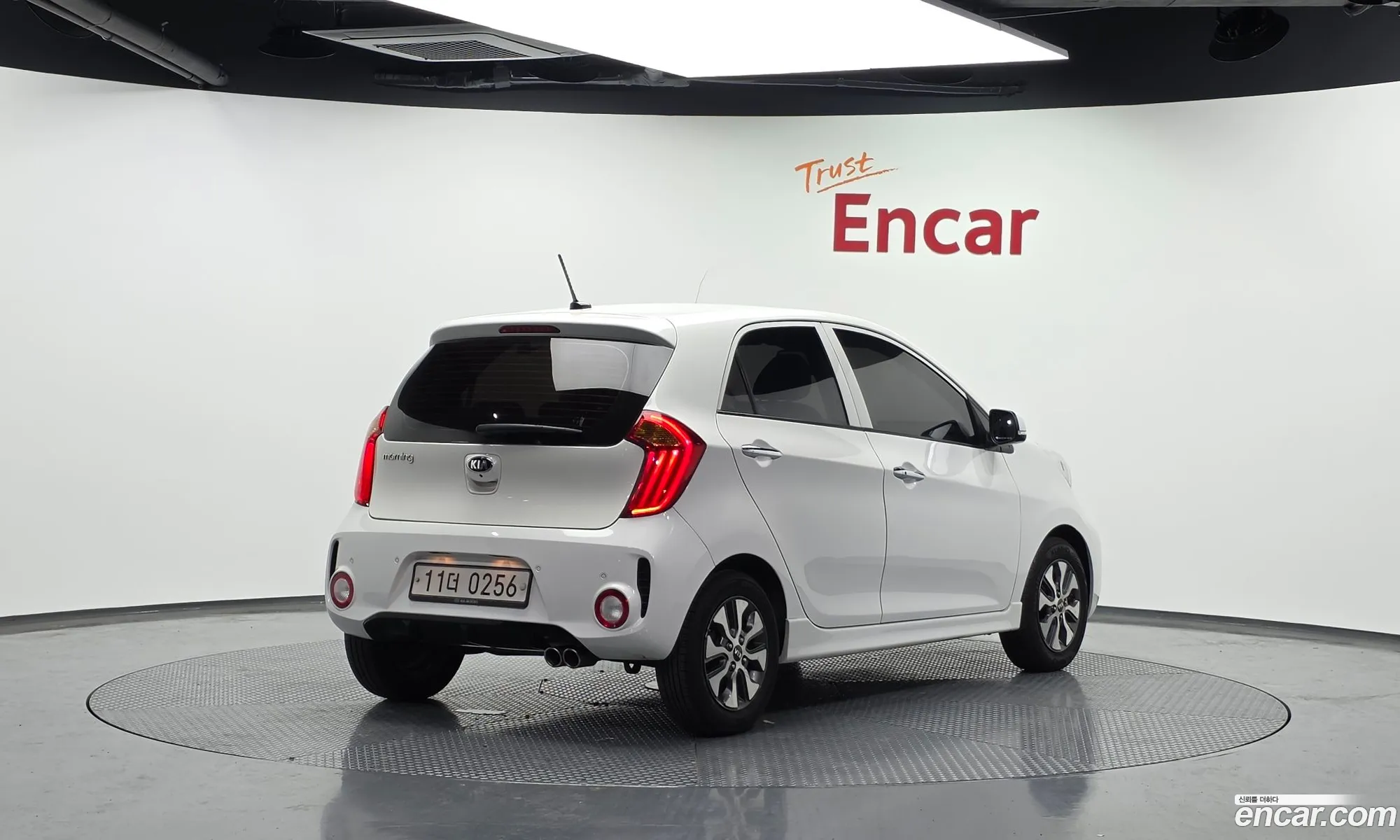Kia Morning 2016 KNABX511BGT373757 — 3