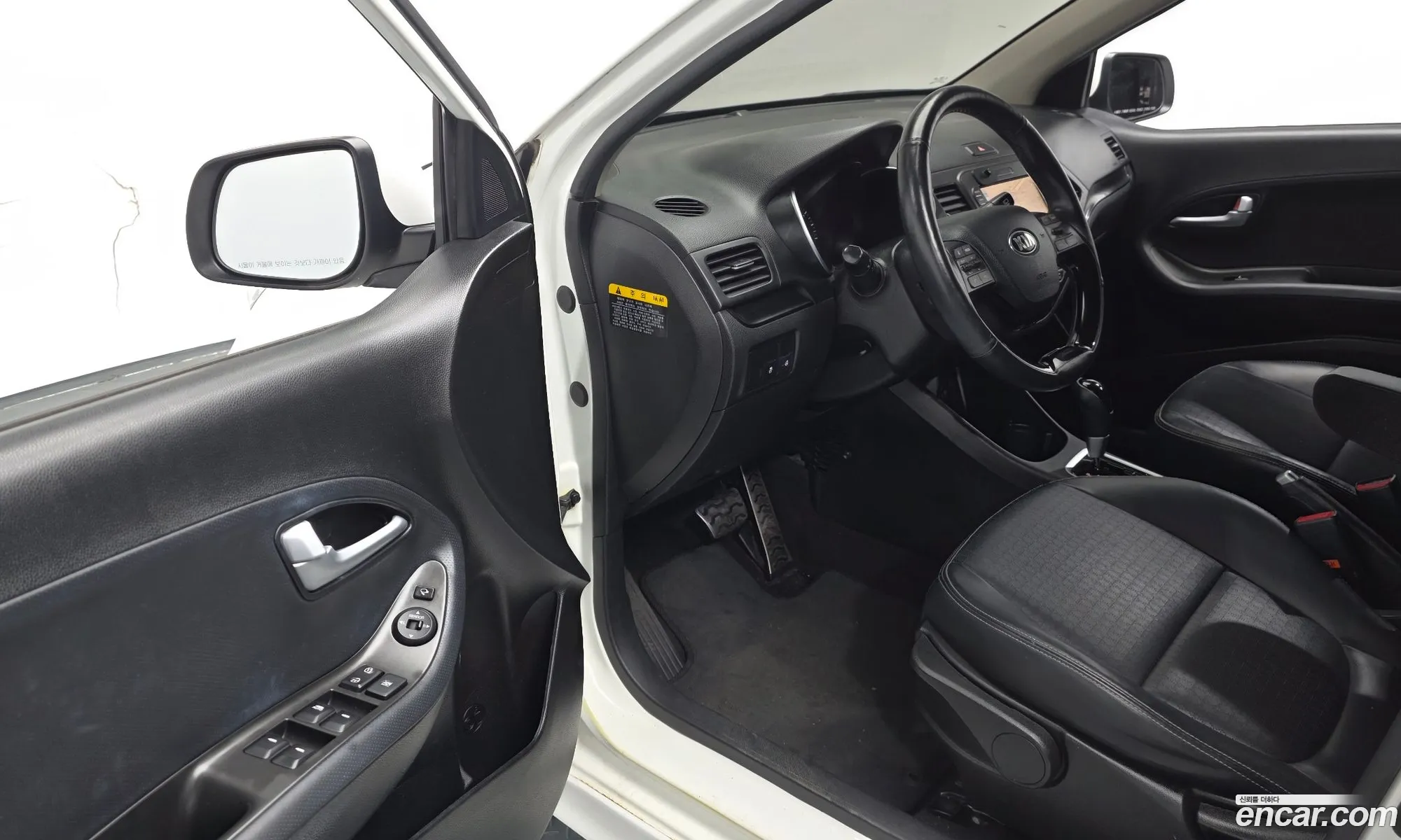Kia Morning 2016 KNABX511BGT373757 — 12