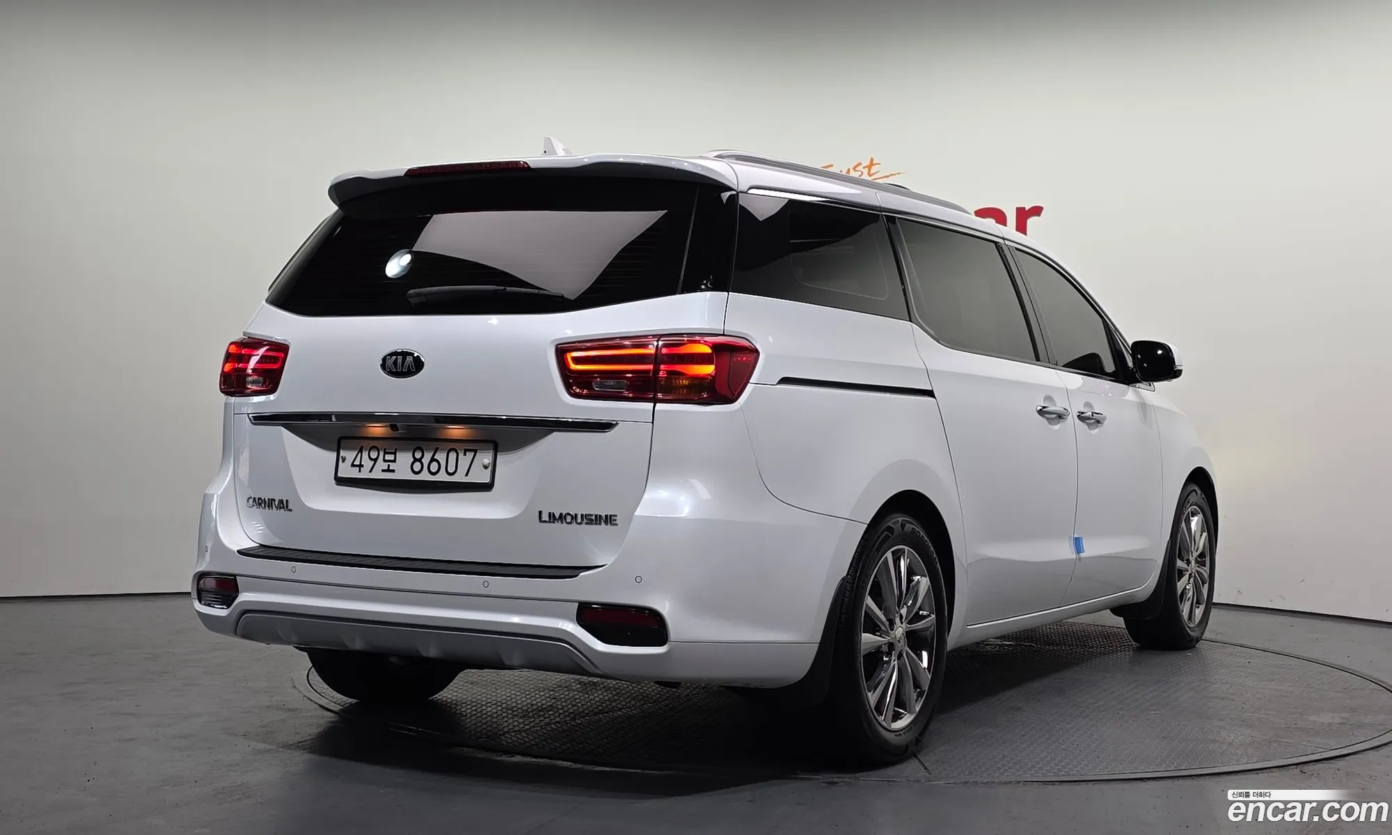 Kia Carnival 2018 KNAME81ABKS462796 — 32