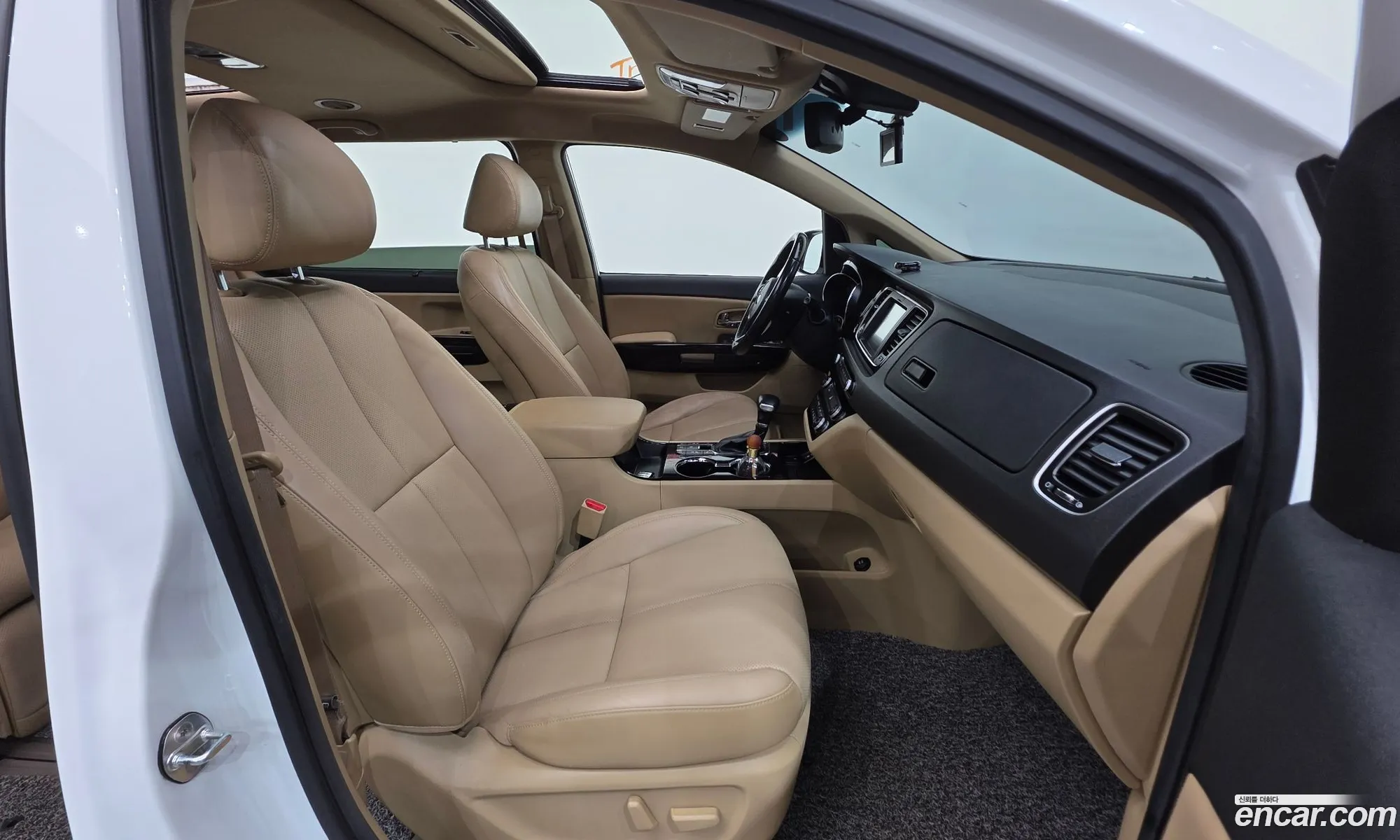 Kia Carnival 2018 KNAME81ABKS462796 — 11