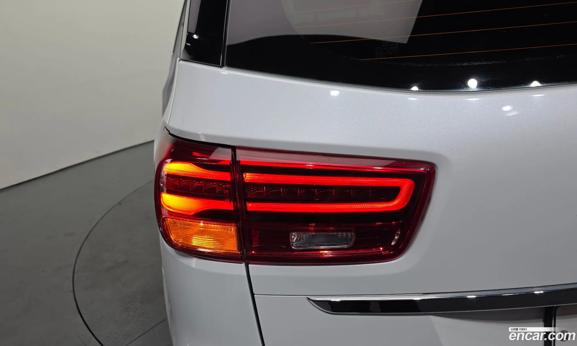 Kia Carnival 2018 KNAME81ABKS462796 — 7