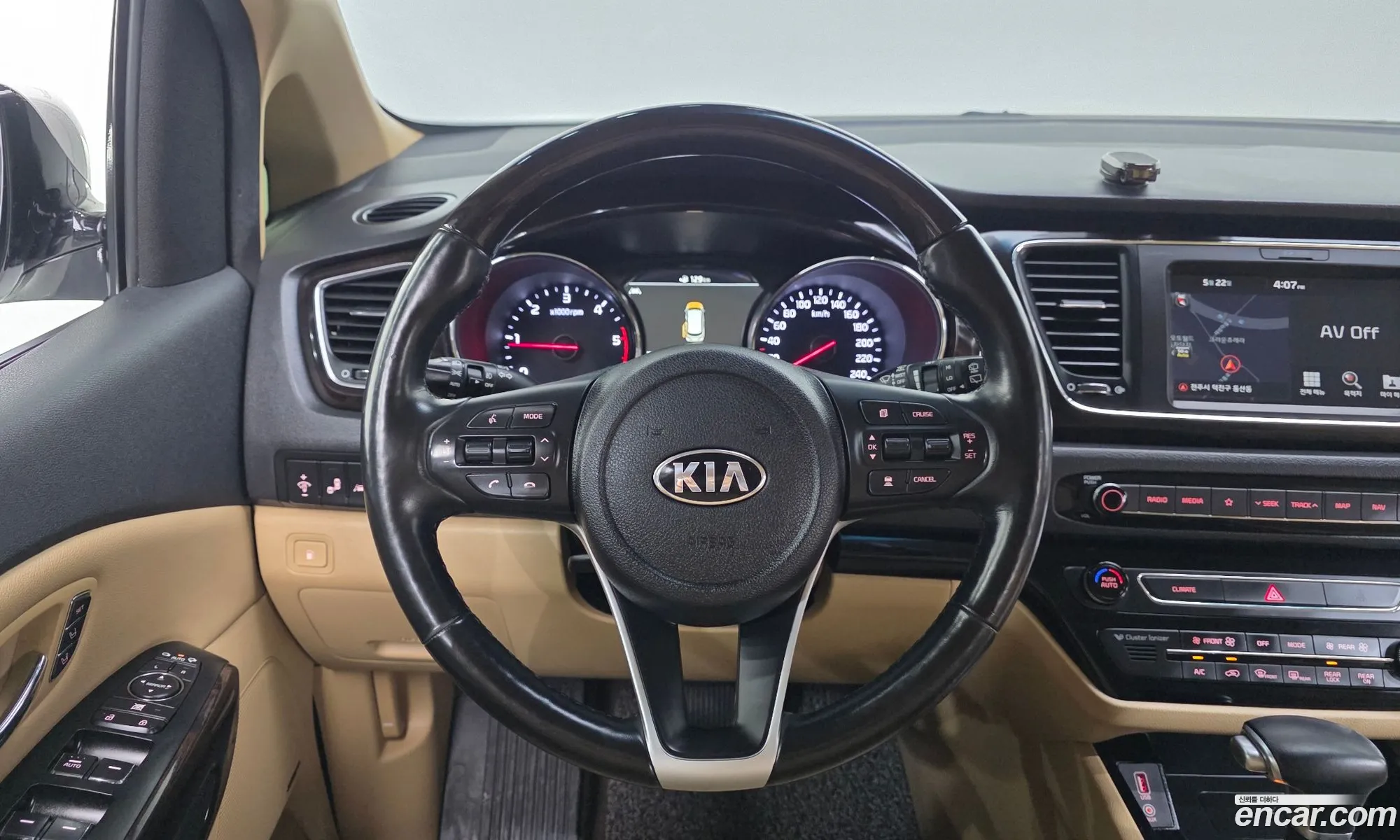 Kia Carnival 2018 KNAME81ABKS462796 — 21
