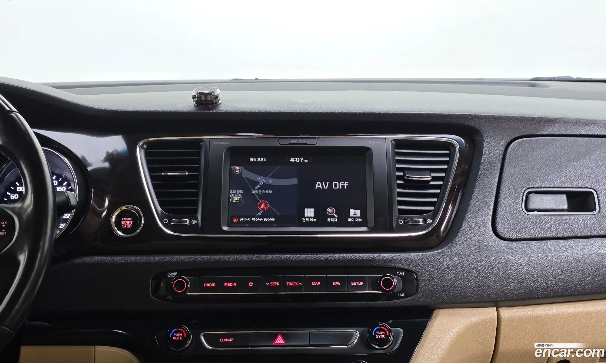 Kia Carnival 2018 KNAME81ABKS462796 — 2