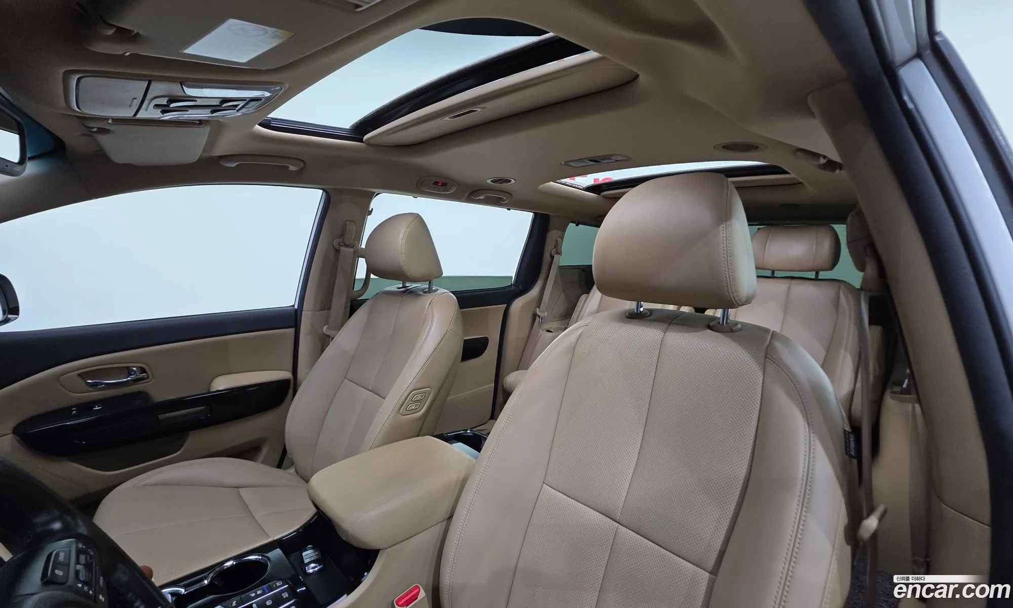 Kia Carnival 2018 KNAME81ABKS462796 — 24