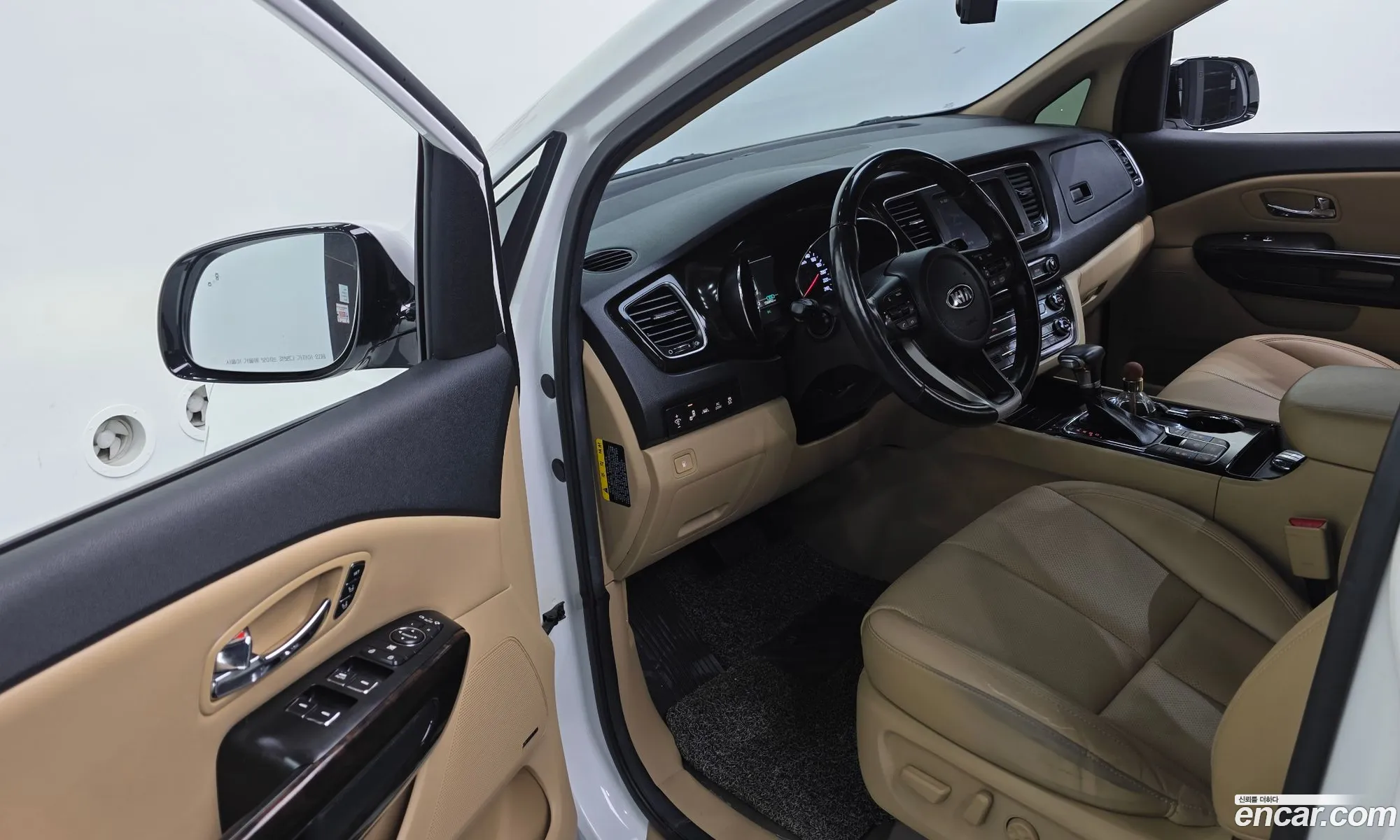 Kia Carnival 2018 KNAME81ABKS462796 — 15