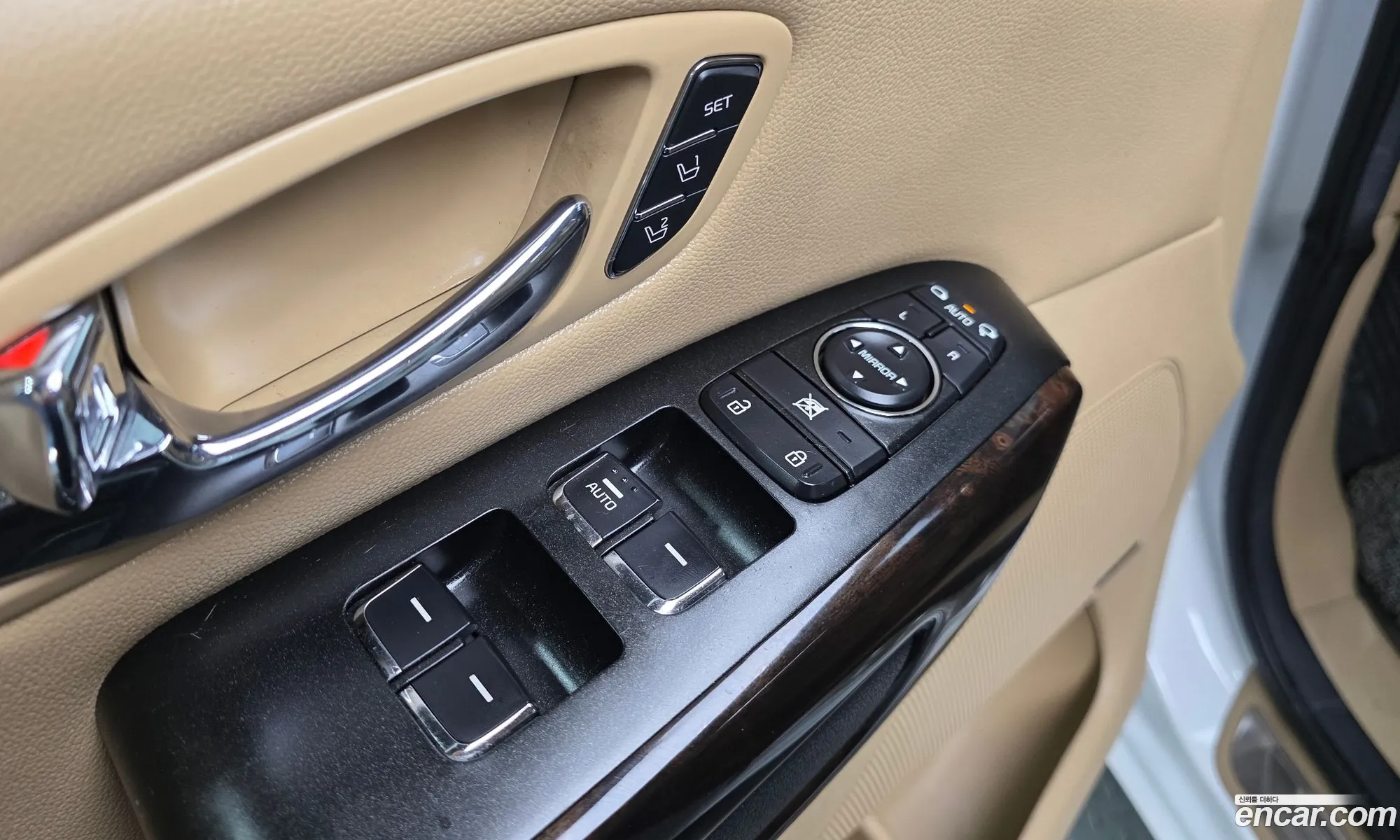 Kia Carnival 2018 KNAME81ABKS462796 — 6