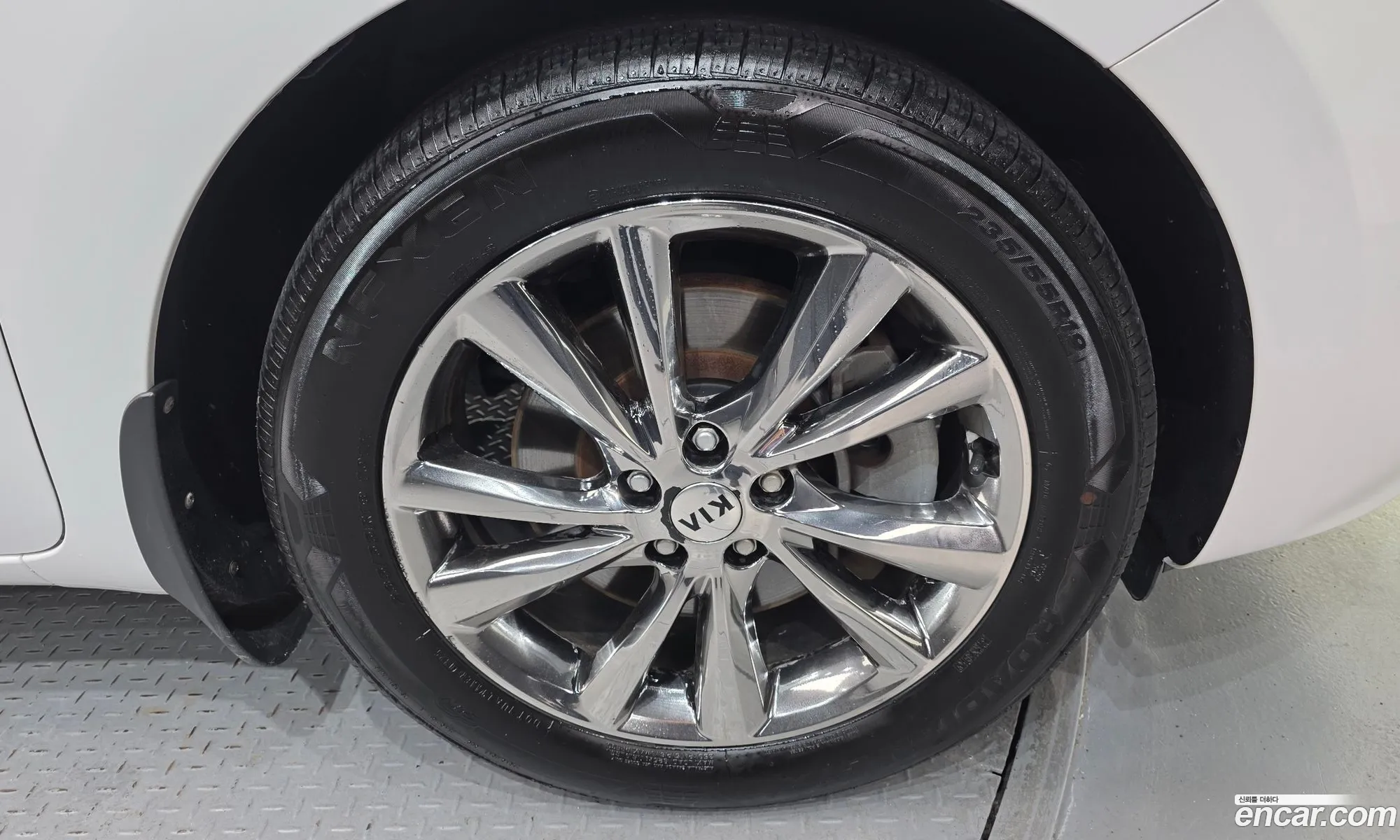 Kia Carnival 2018 KNAME81ABKS462796 — 4