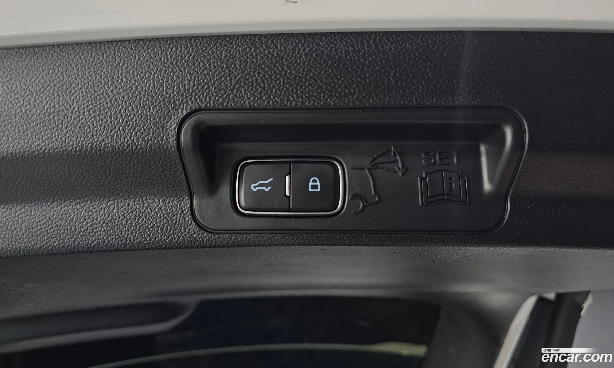Ford Explorer 6th Gen 2020 1FMSK8FH4LGB69993 — 4
