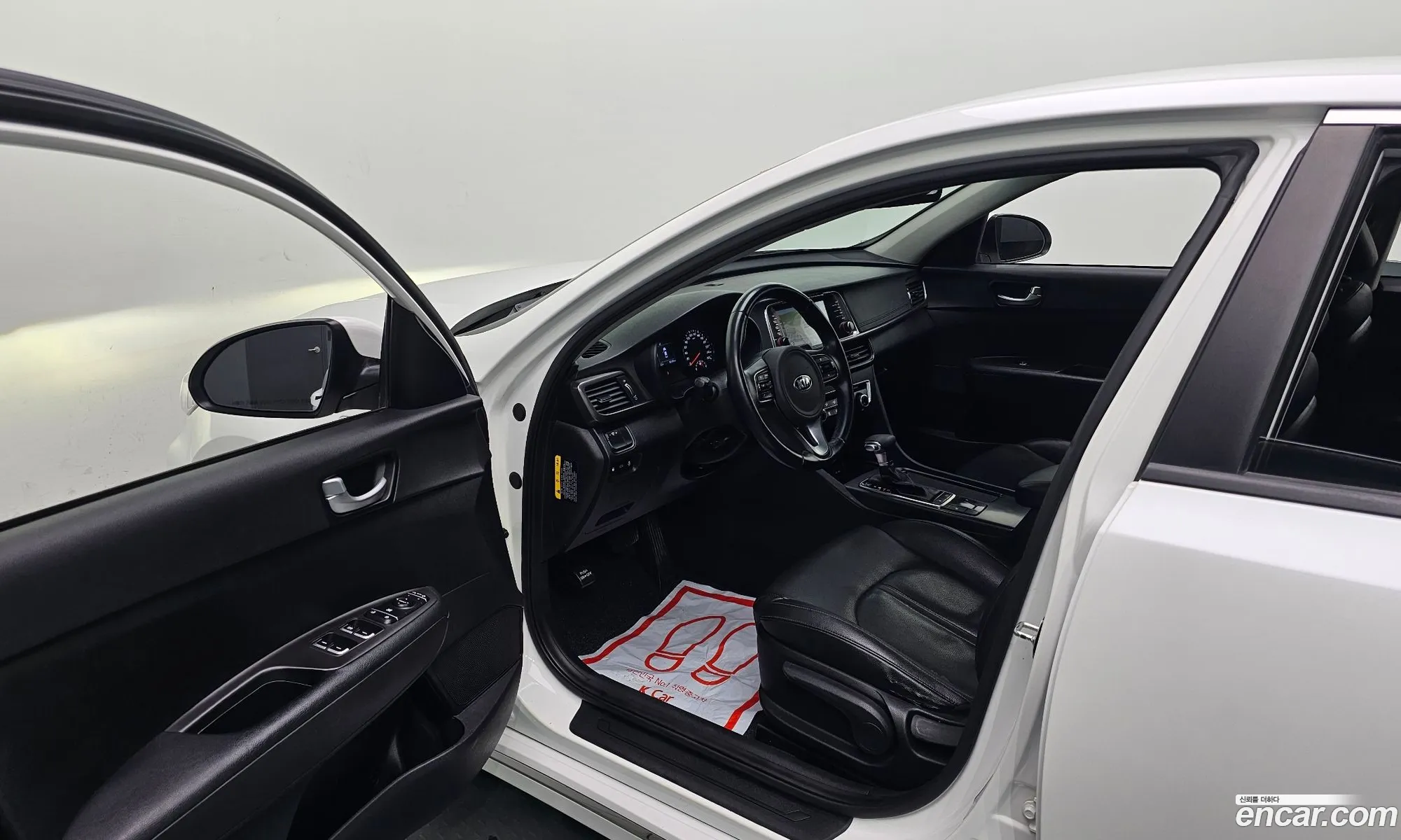 Kia K5 2017 KNAGS416BJA215518 — 16