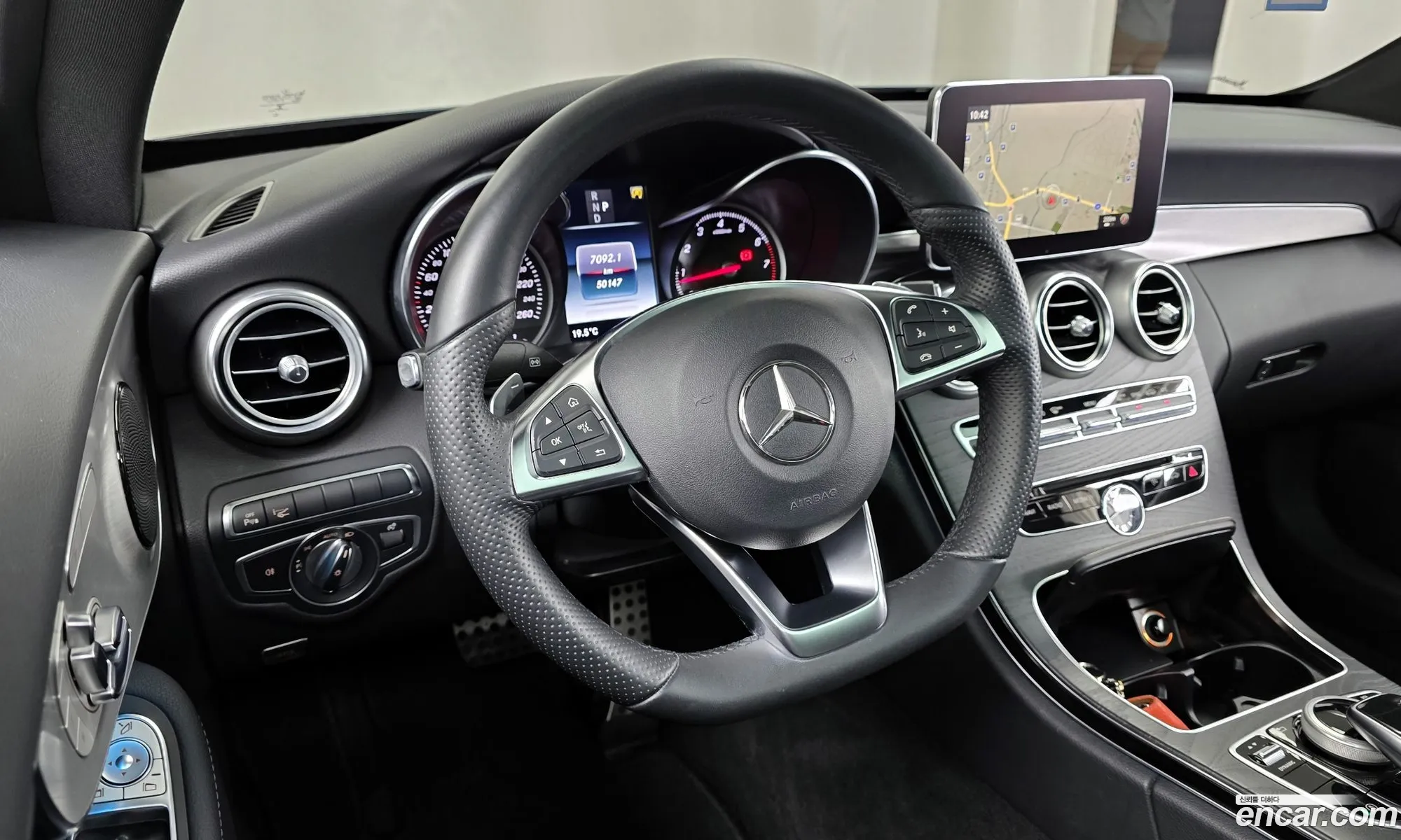 Mercedes-Benz C-Class W205 2017 WDDWJ4CB3HF546768 — 28