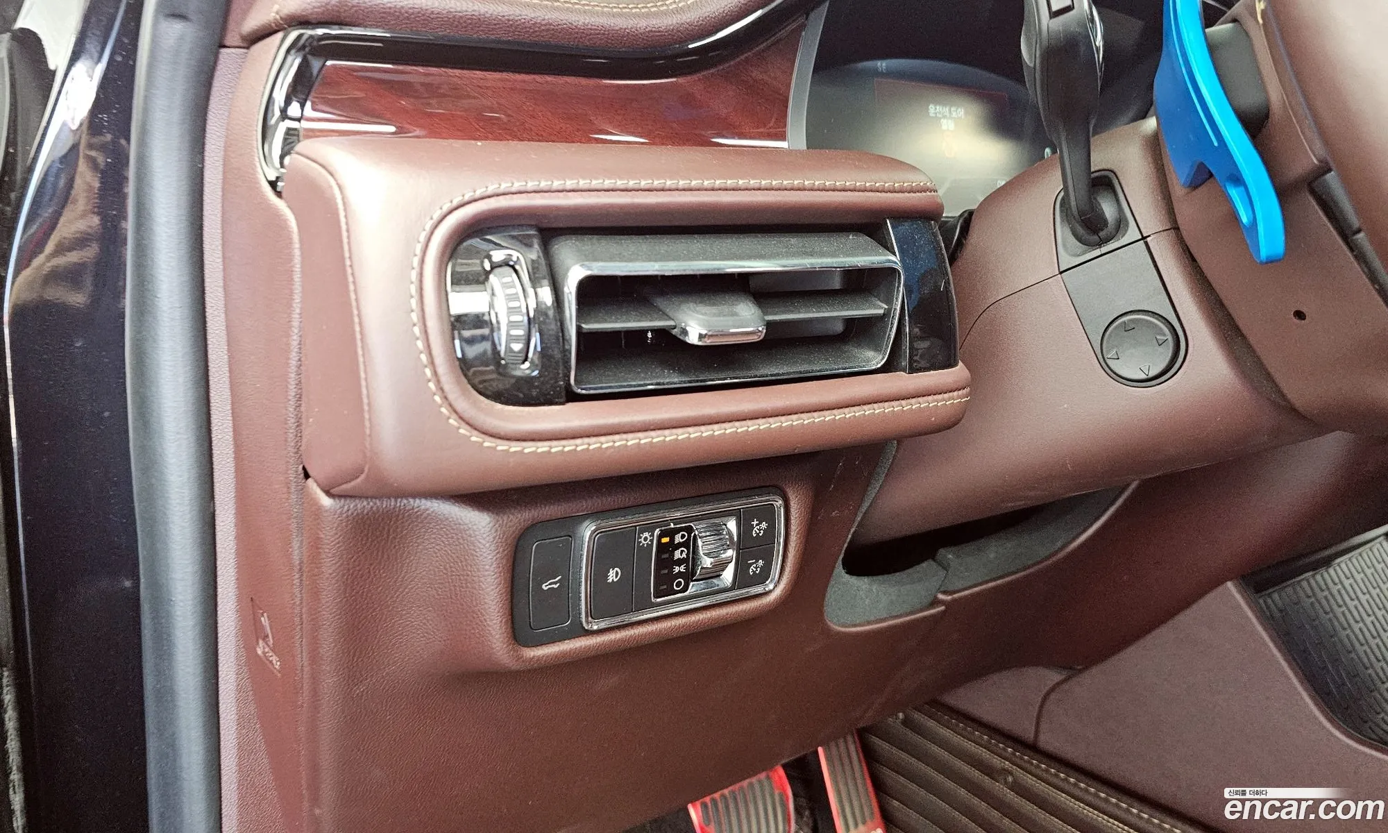 Lincoln Aviator 2020 5LM5J9XC5MGL01229 — 14