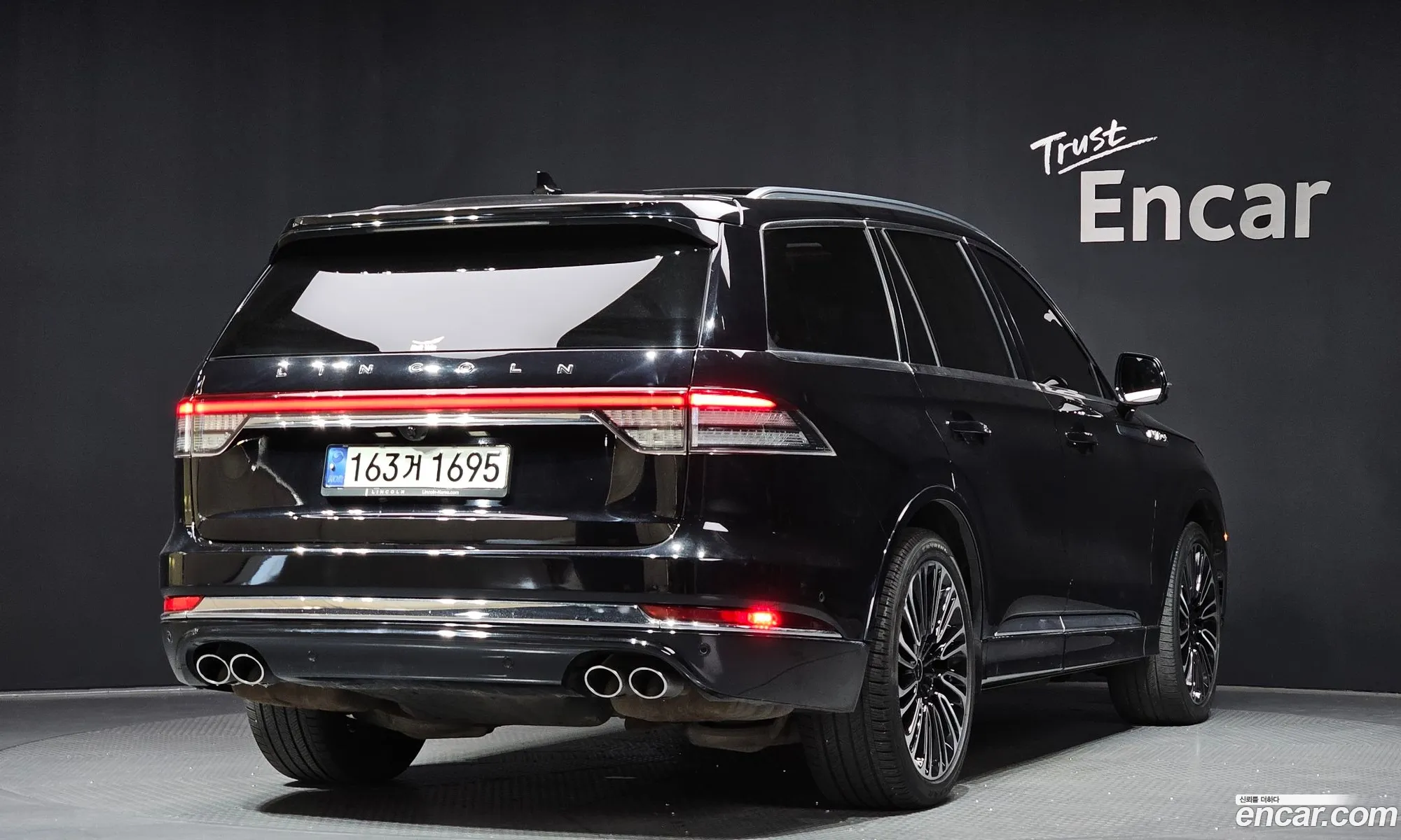 Lincoln Aviator 2020 5LM5J9XC5MGL01229 — 10