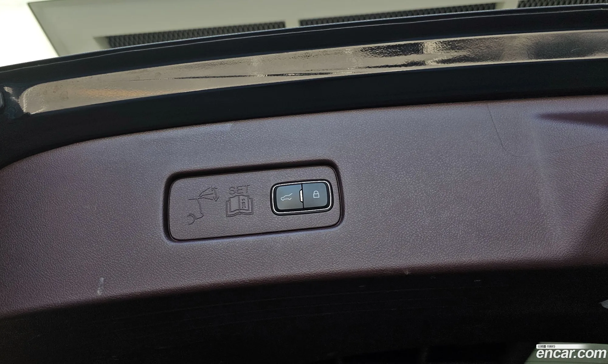 Lincoln Aviator 2020 5LM5J9XC5MGL01229 — 23